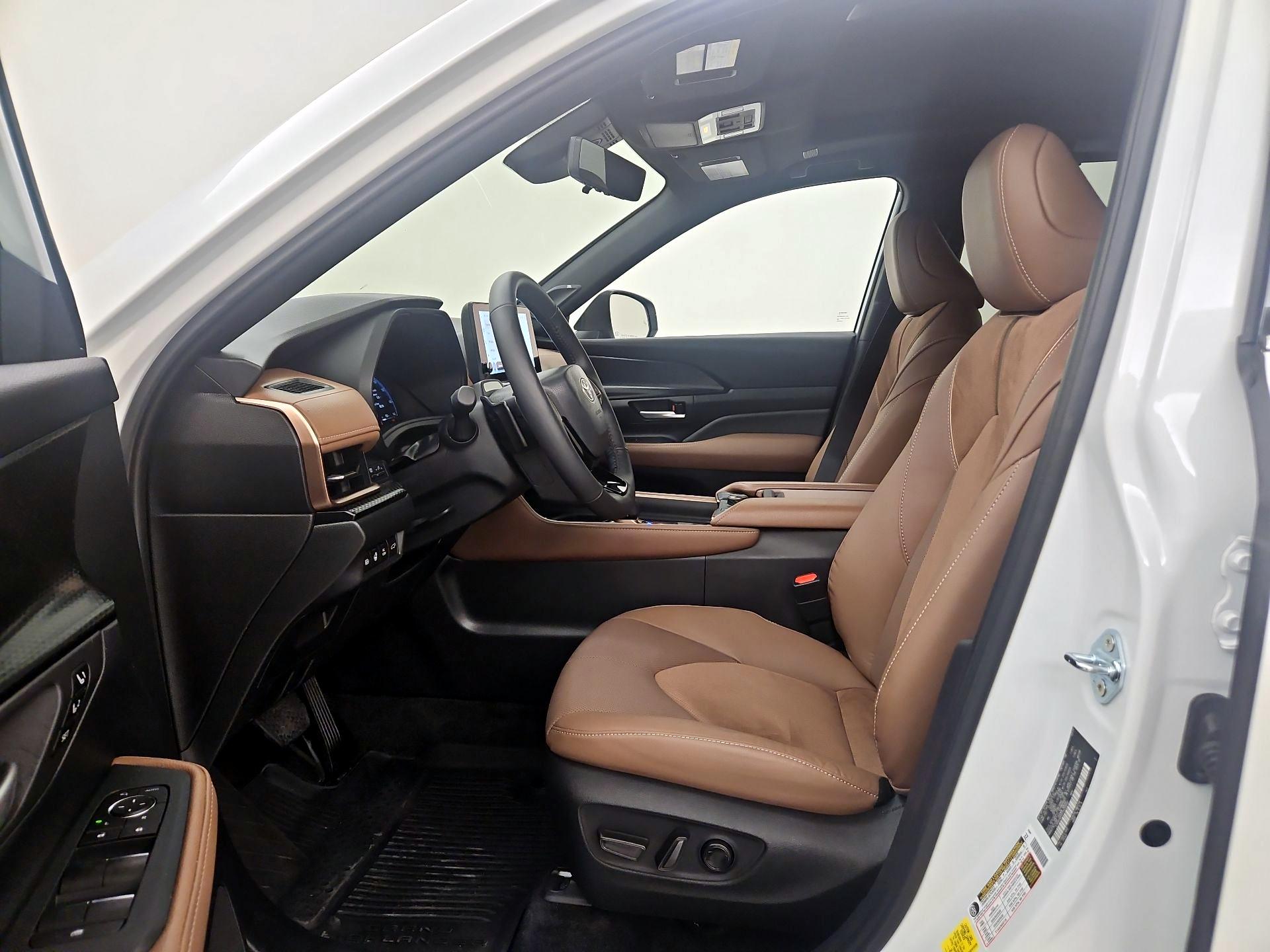 Thumbnail: 2026 Toyota Highlander - 11