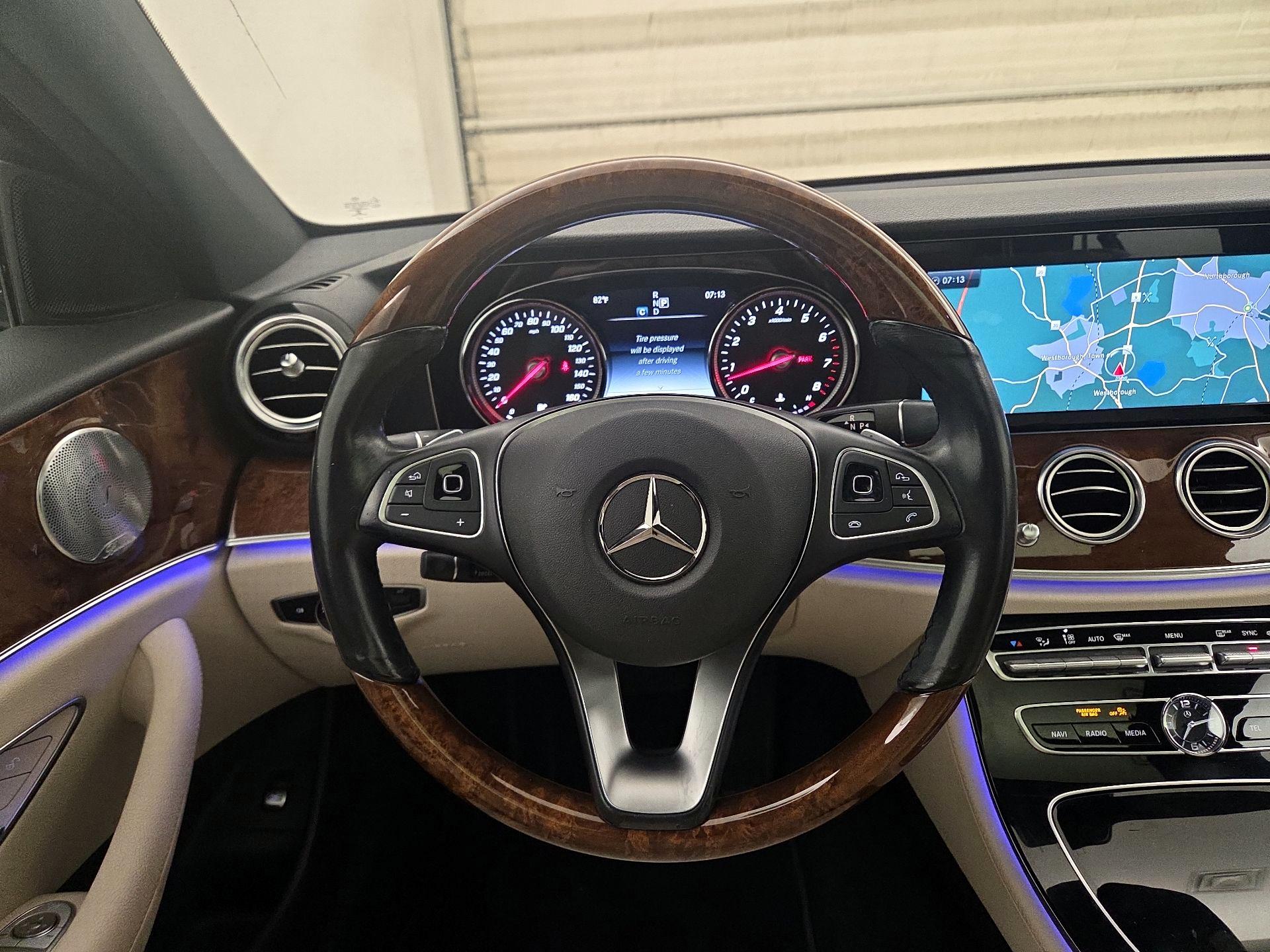 Thumbnail: 2017 Mercedes-Benz E-Class - 10