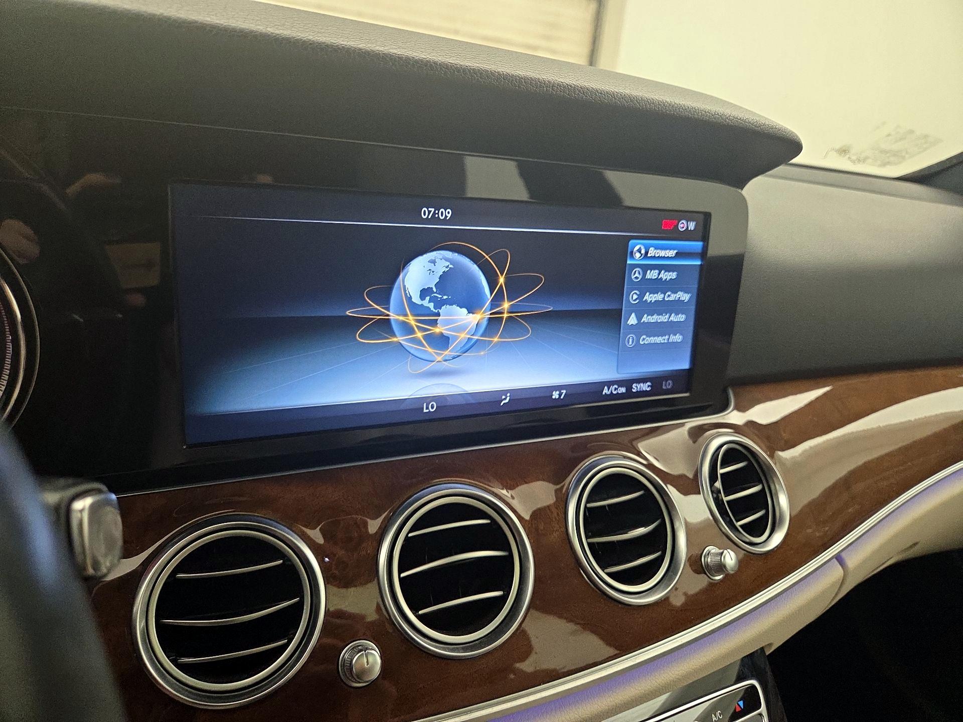 Thumbnail: 2017 Mercedes-Benz E-Class - 16