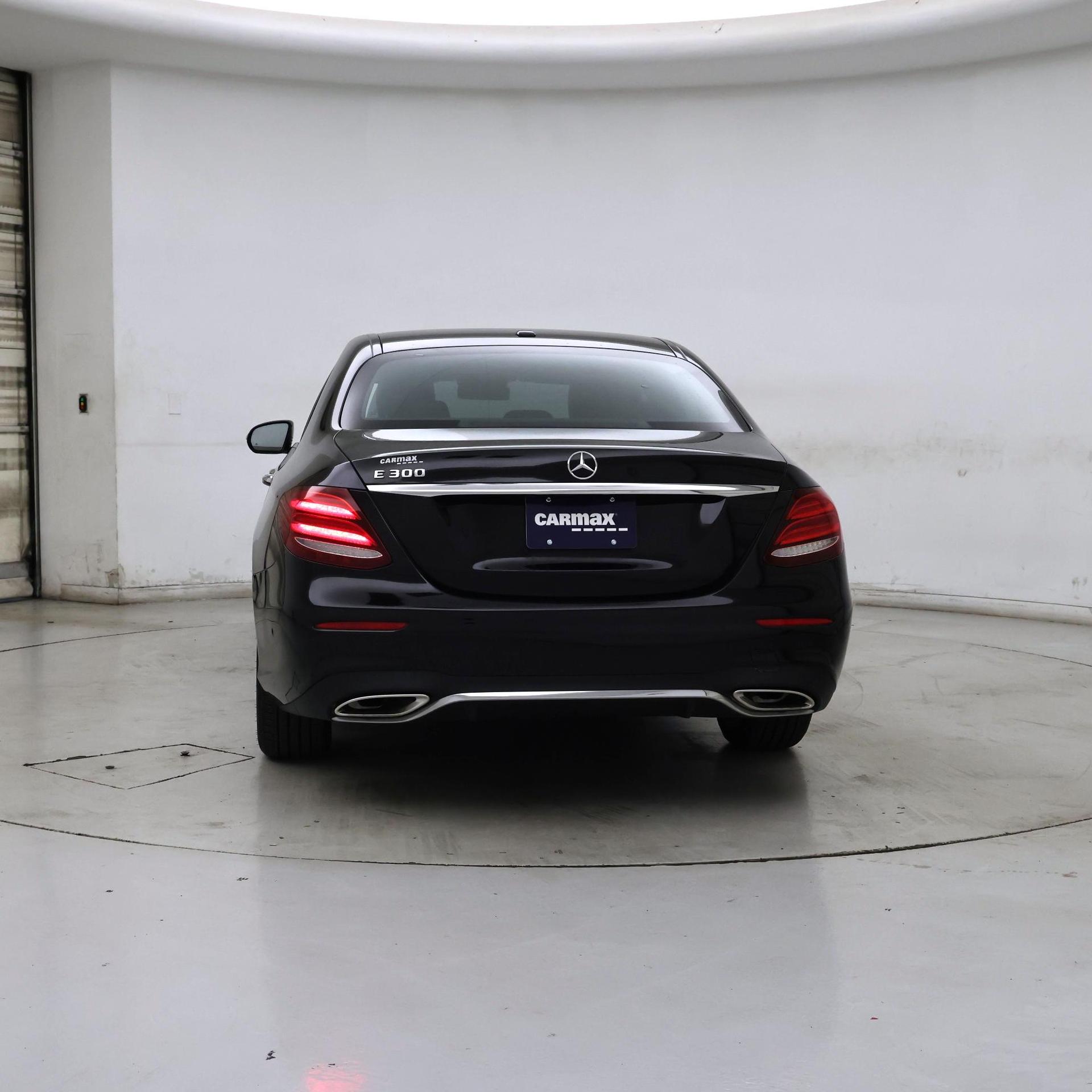 Thumbnail: 2017 Mercedes-Benz E-Class - 6