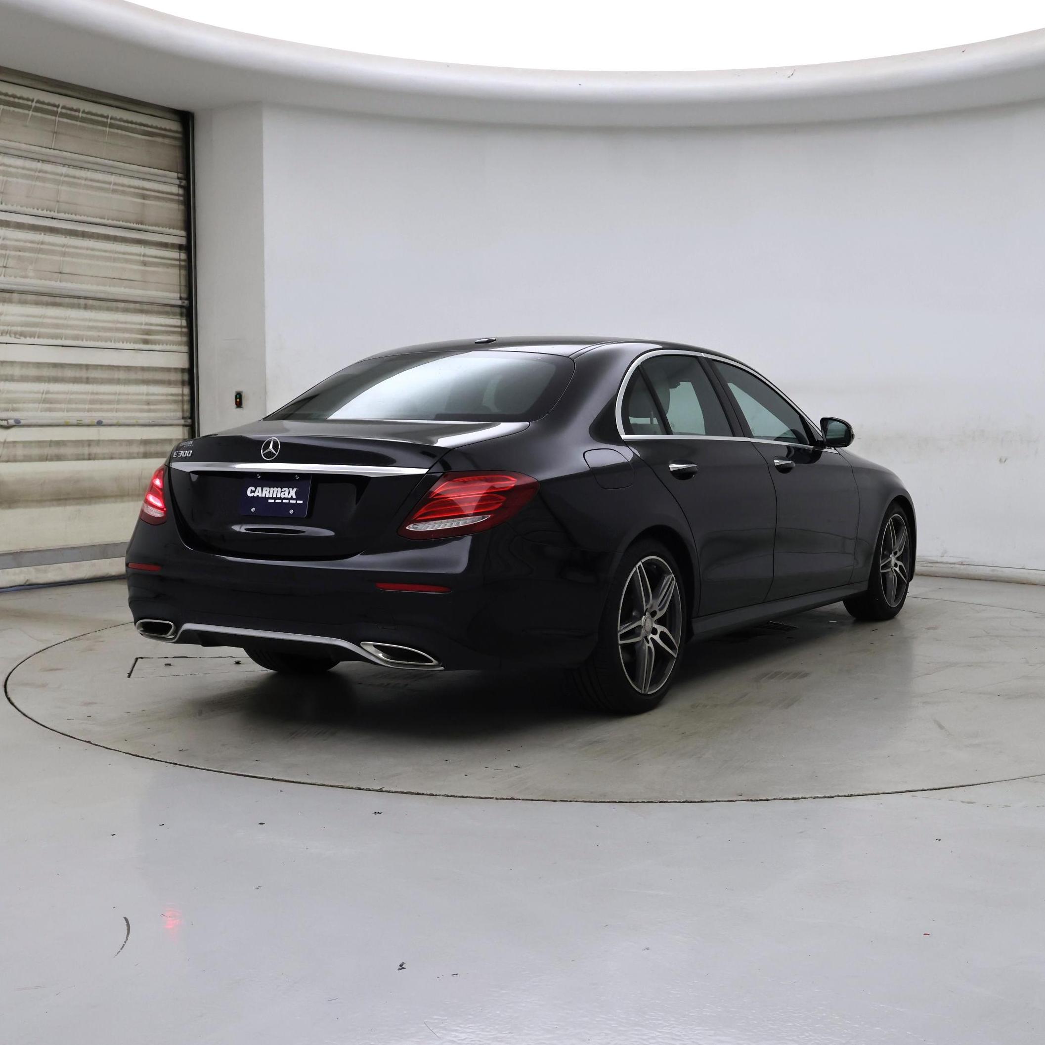 Thumbnail: 2017 Mercedes-Benz E-Class - 8