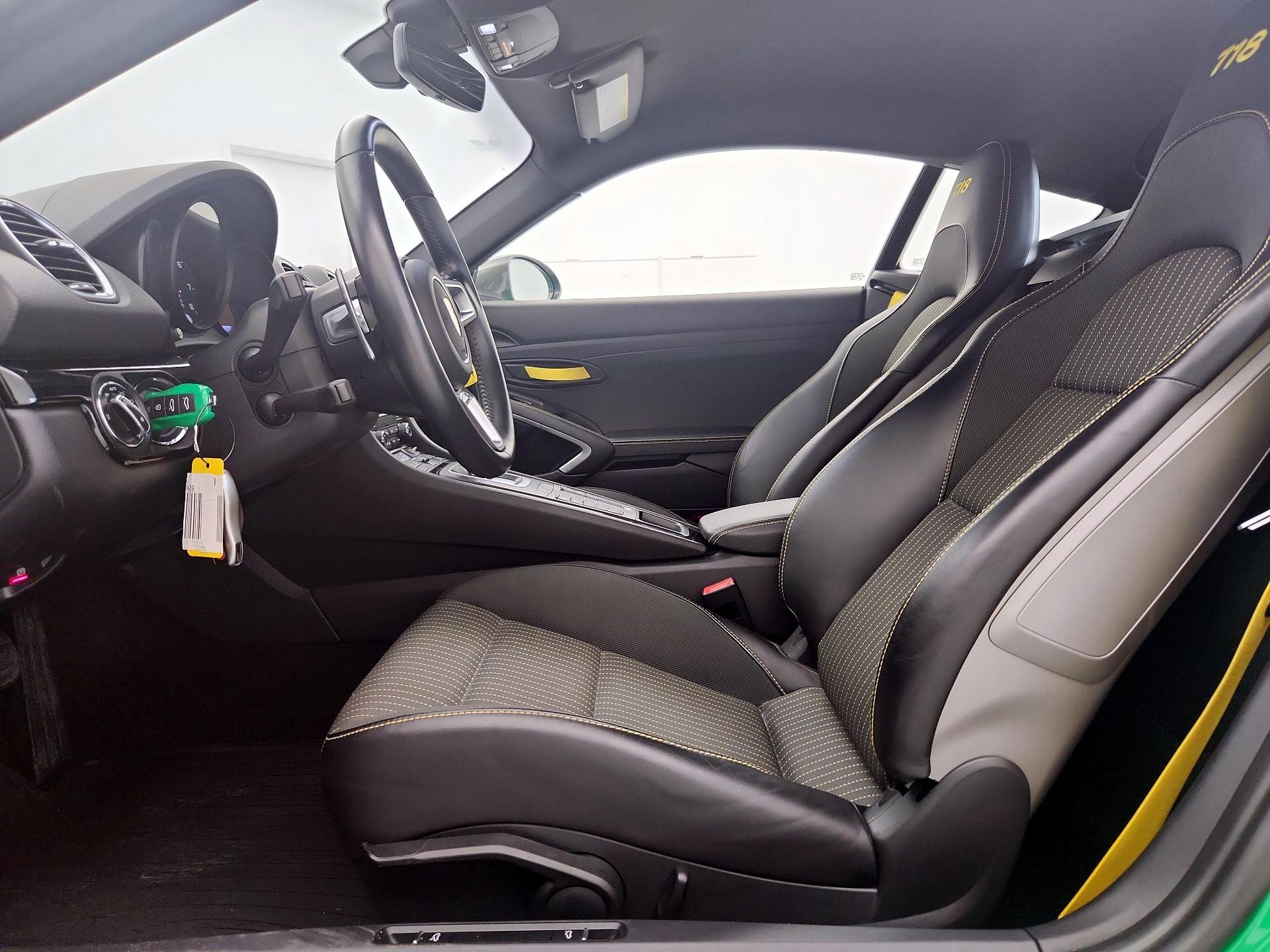 Thumbnail: 2021 Porsche 718 Cayman - 11