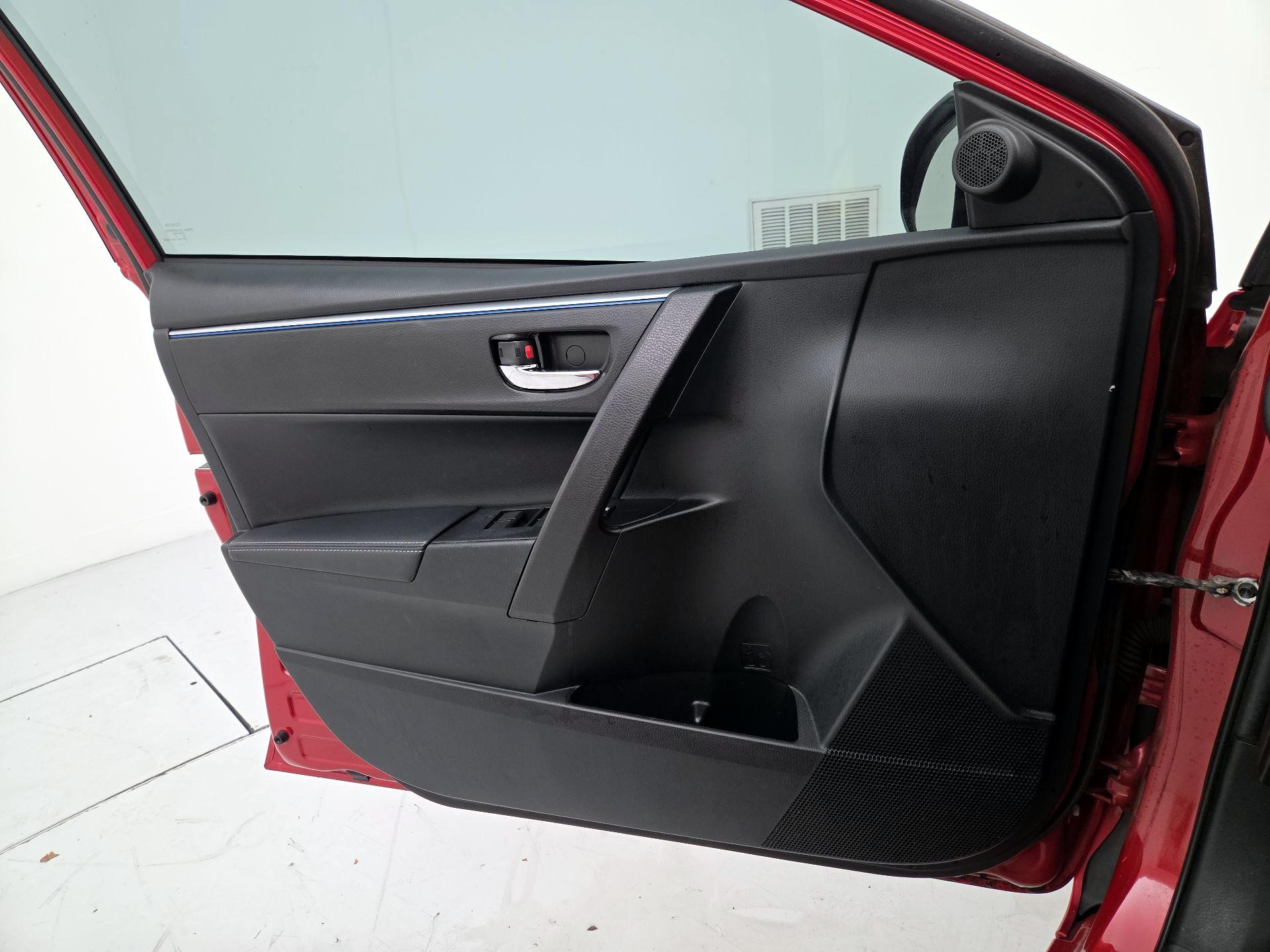 Thumbnail: 2016 Toyota Corolla - 10