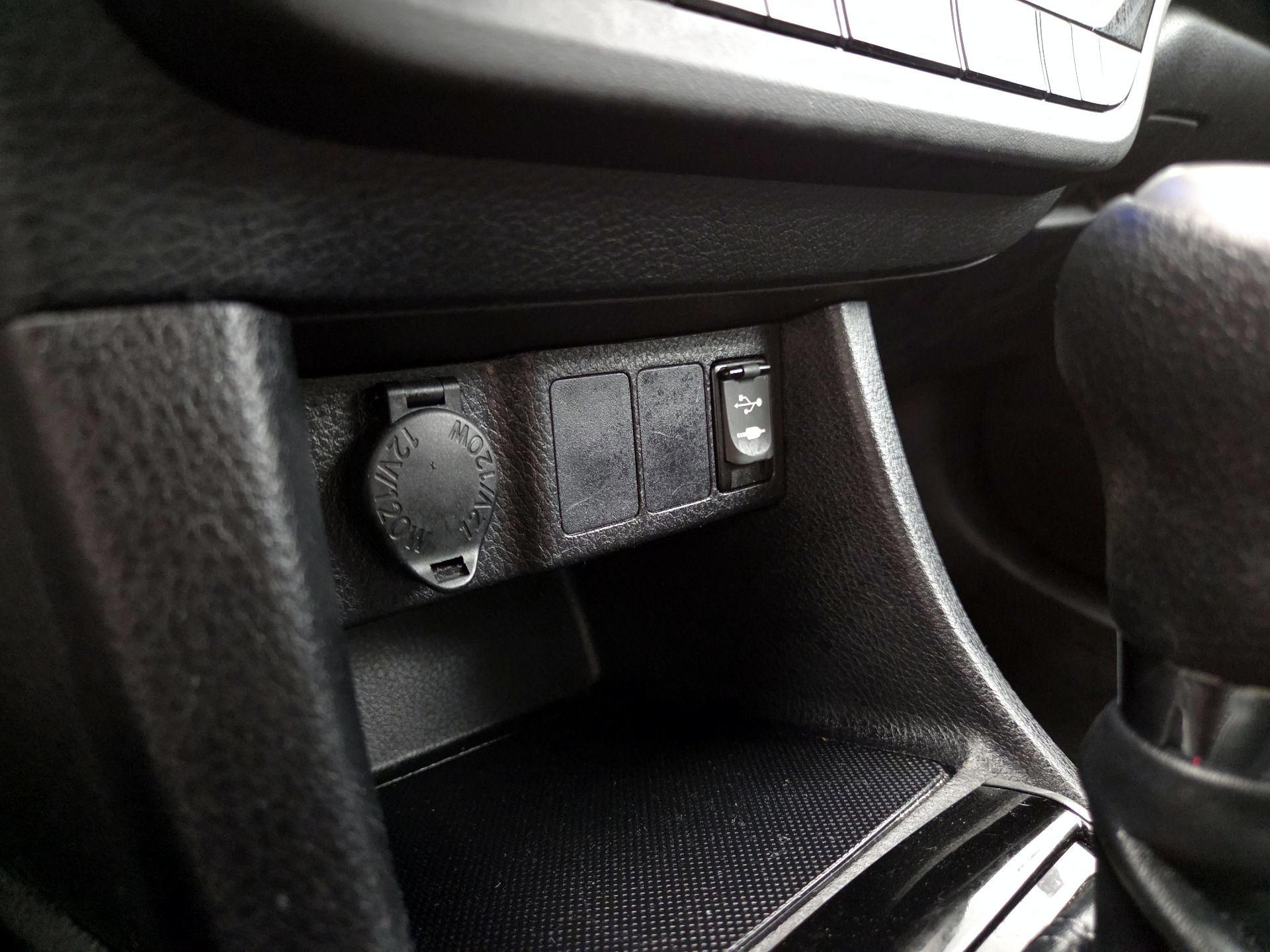 Thumbnail: 2016 Toyota Corolla - 16