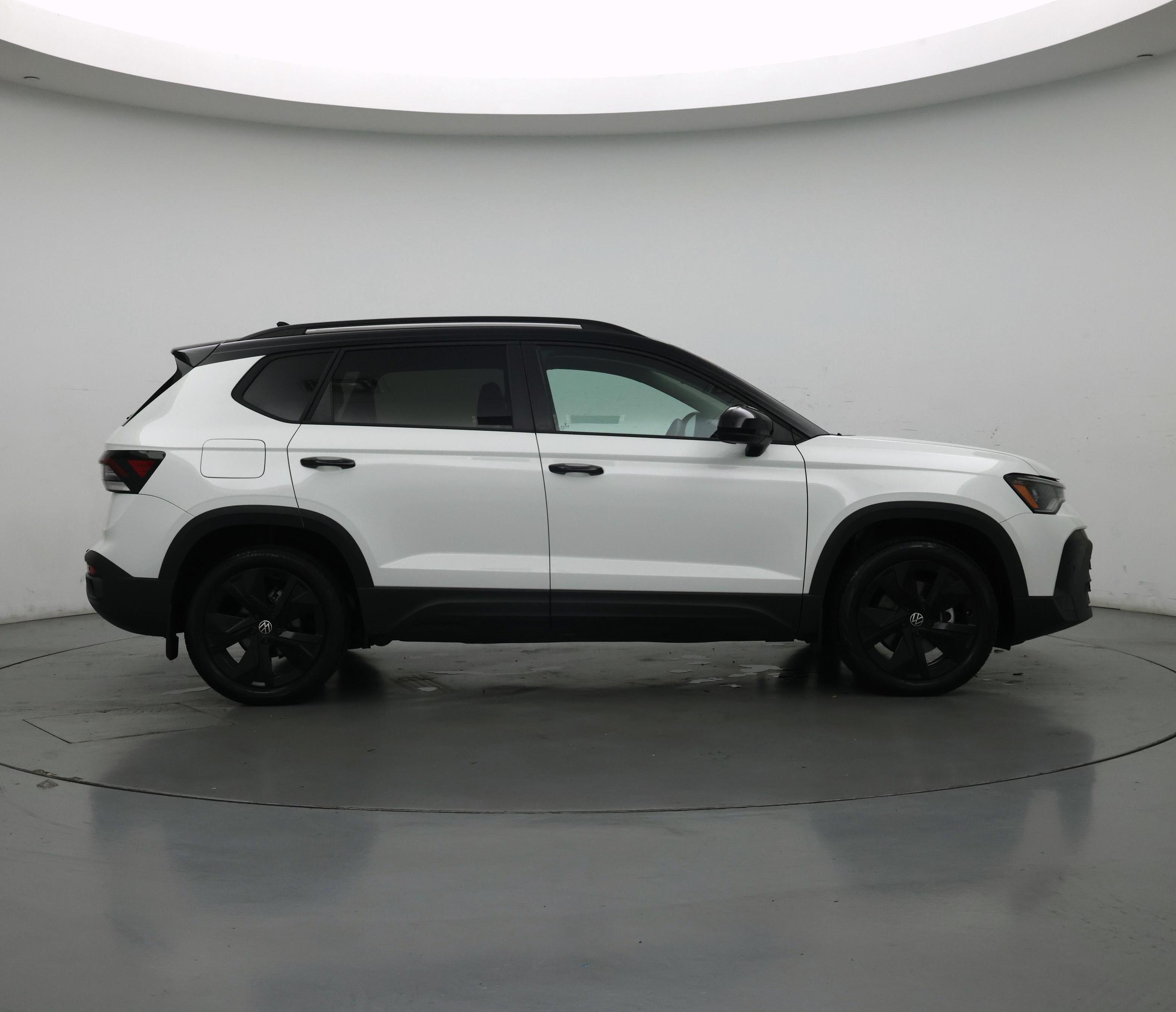 Thumbnail: 2025 Volkswagen Taos - 7