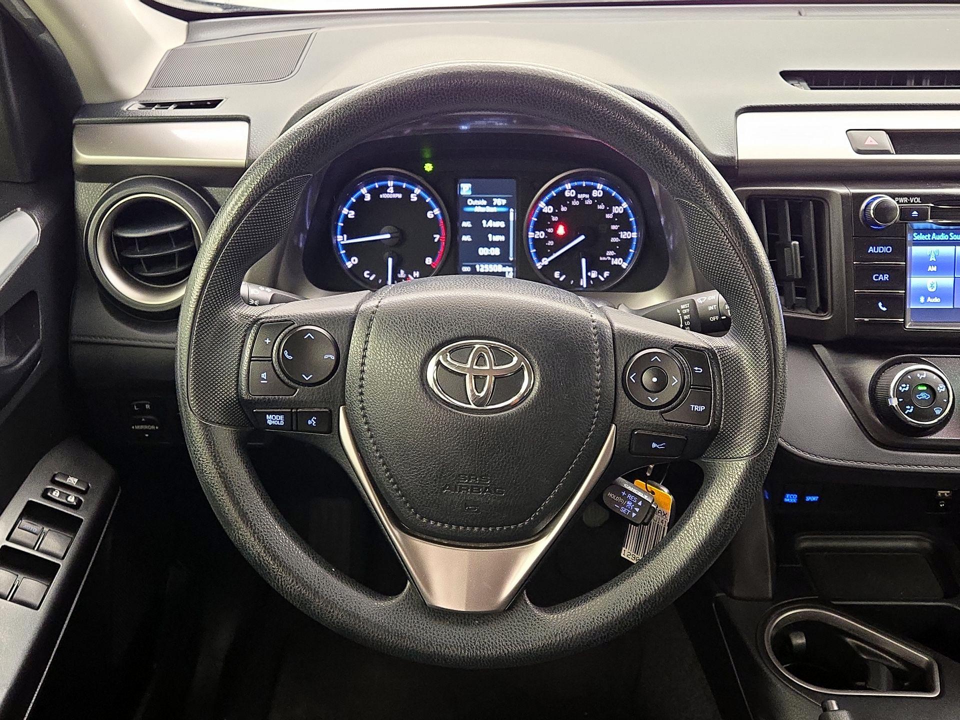 Thumbnail: 2017 Toyota RAV4 - 10