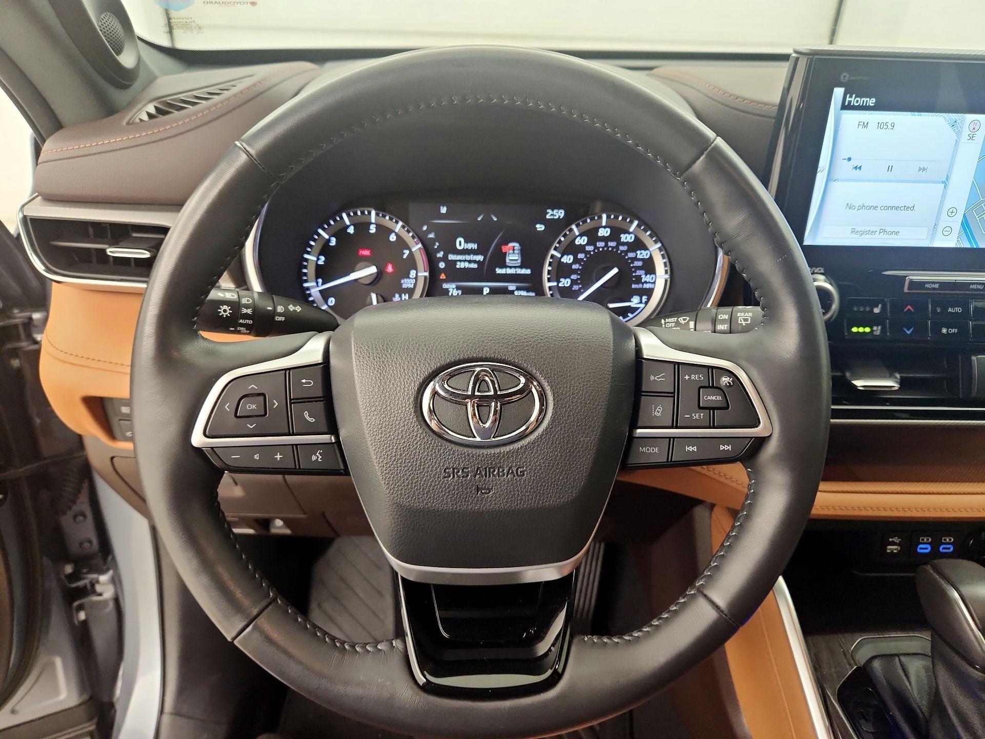 Thumbnail: 2022 Toyota Highlander - 10
