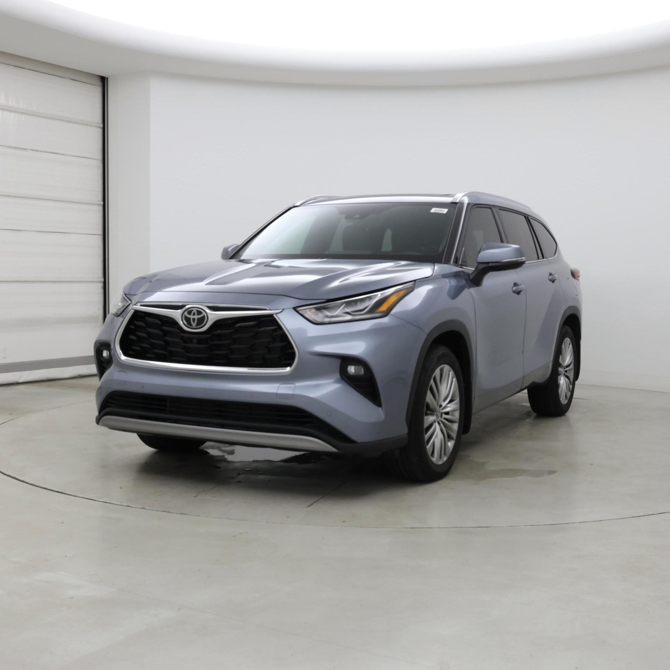 Thumbnail: 2022 Toyota Highlander - 4