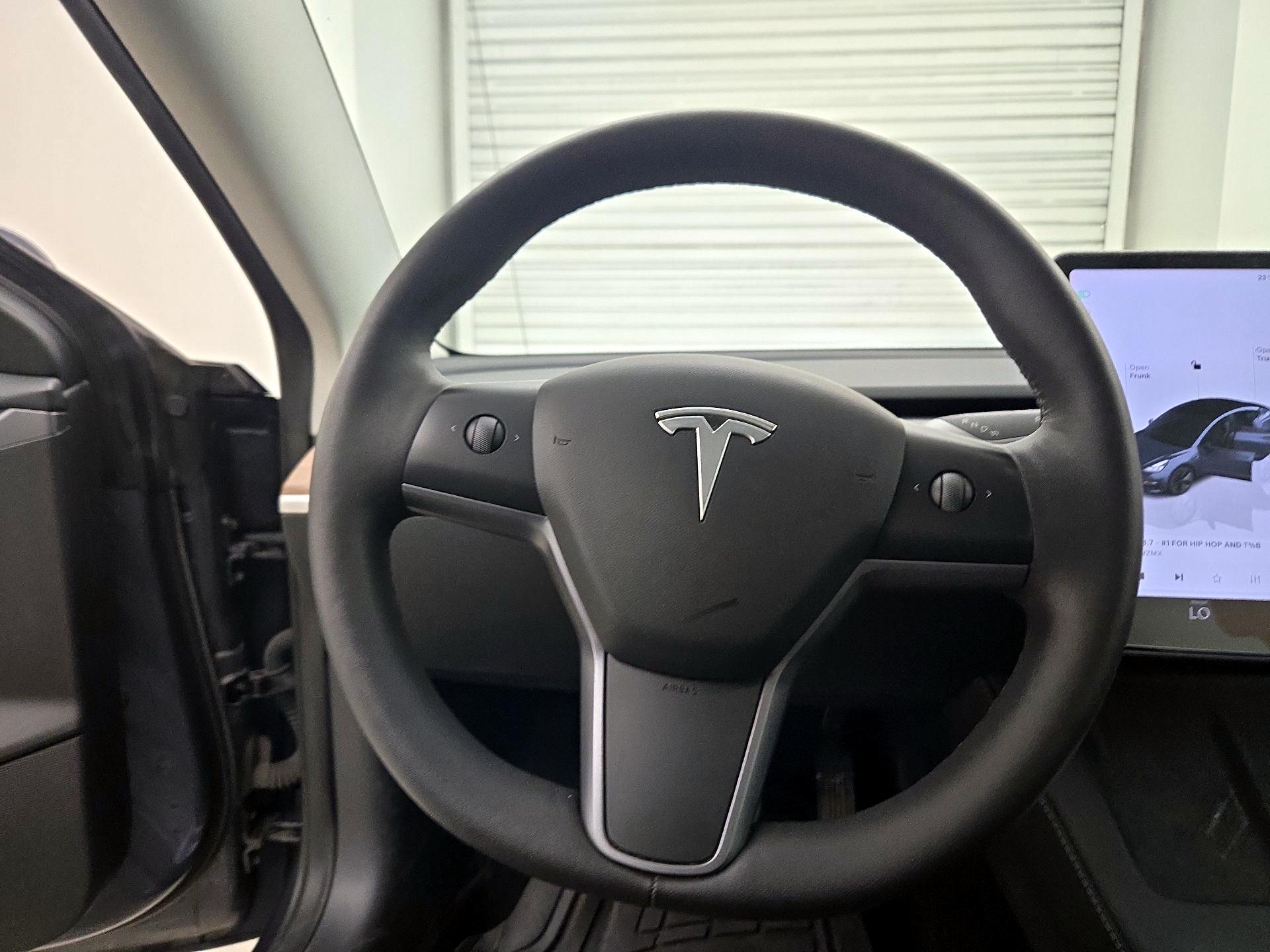Thumbnail: 2023 Tesla Model 3 - 10