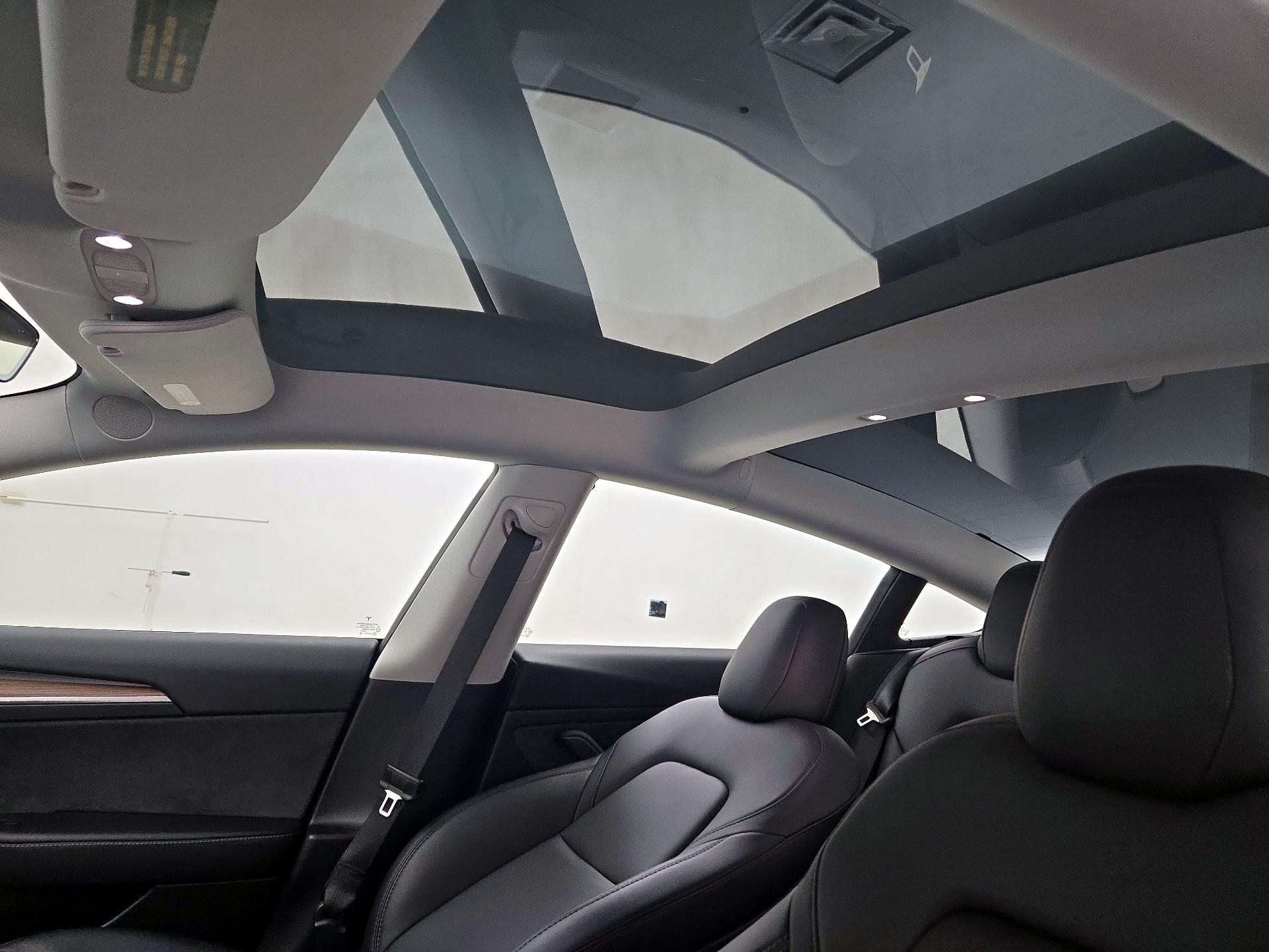 Thumbnail: 2023 Tesla Model 3 - 18