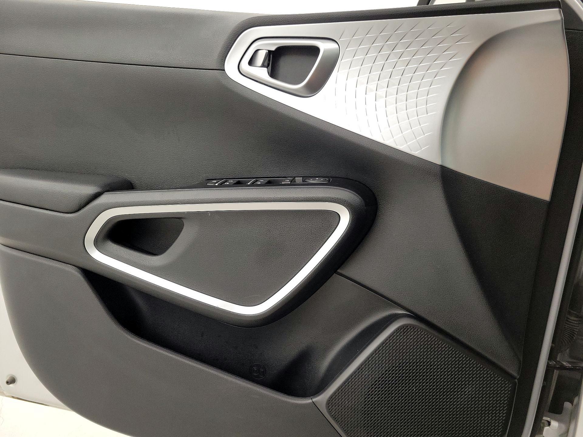 Thumbnail: 2020 Kia Soul - 12