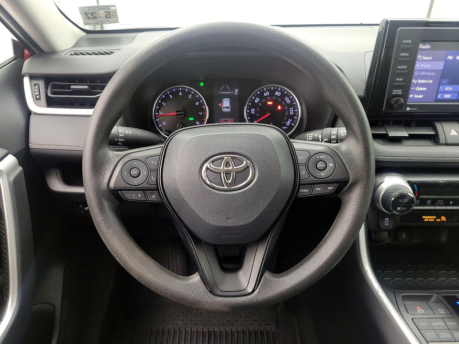 Thumbnail: 2022 Toyota RAV4 - 10