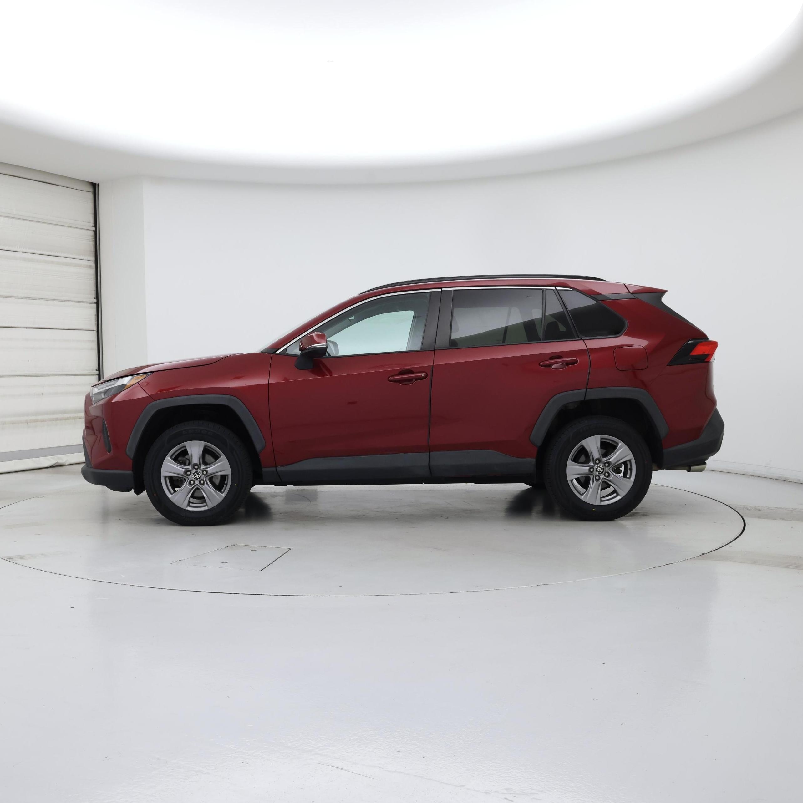 Thumbnail: 2022 Toyota RAV4 - 3