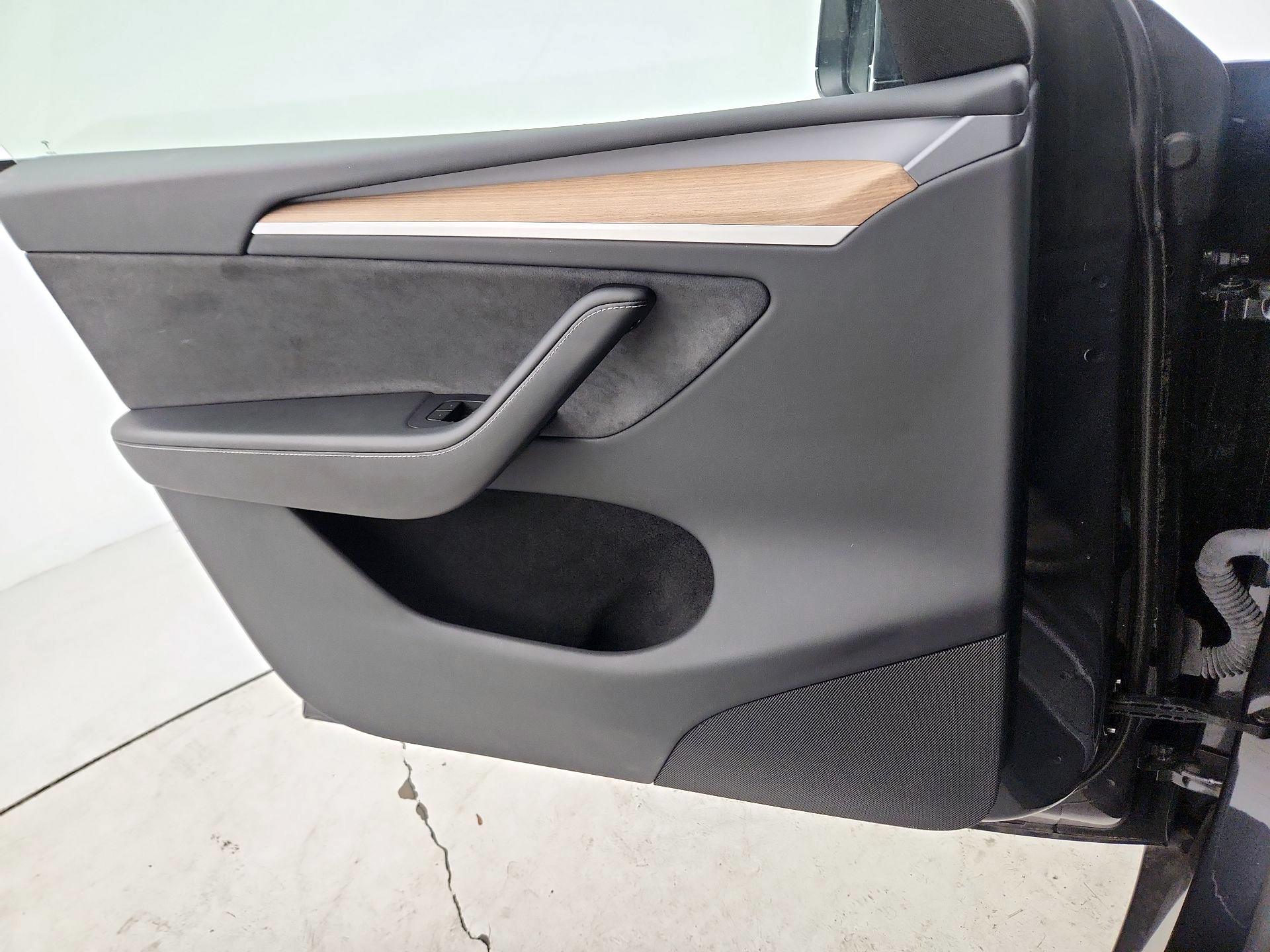 Thumbnail: 2024 Tesla Model Y - 12