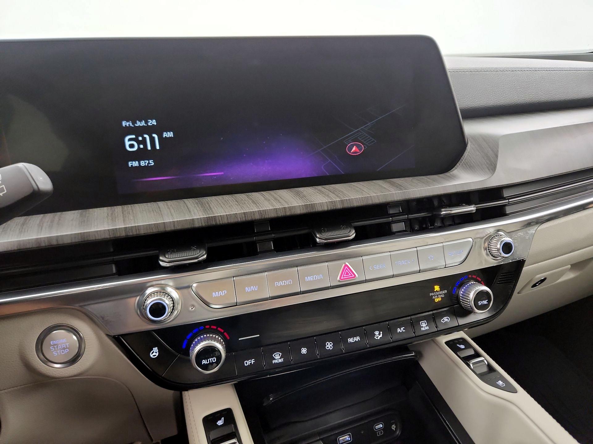 Thumbnail: 2023 Kia Telluride - 15