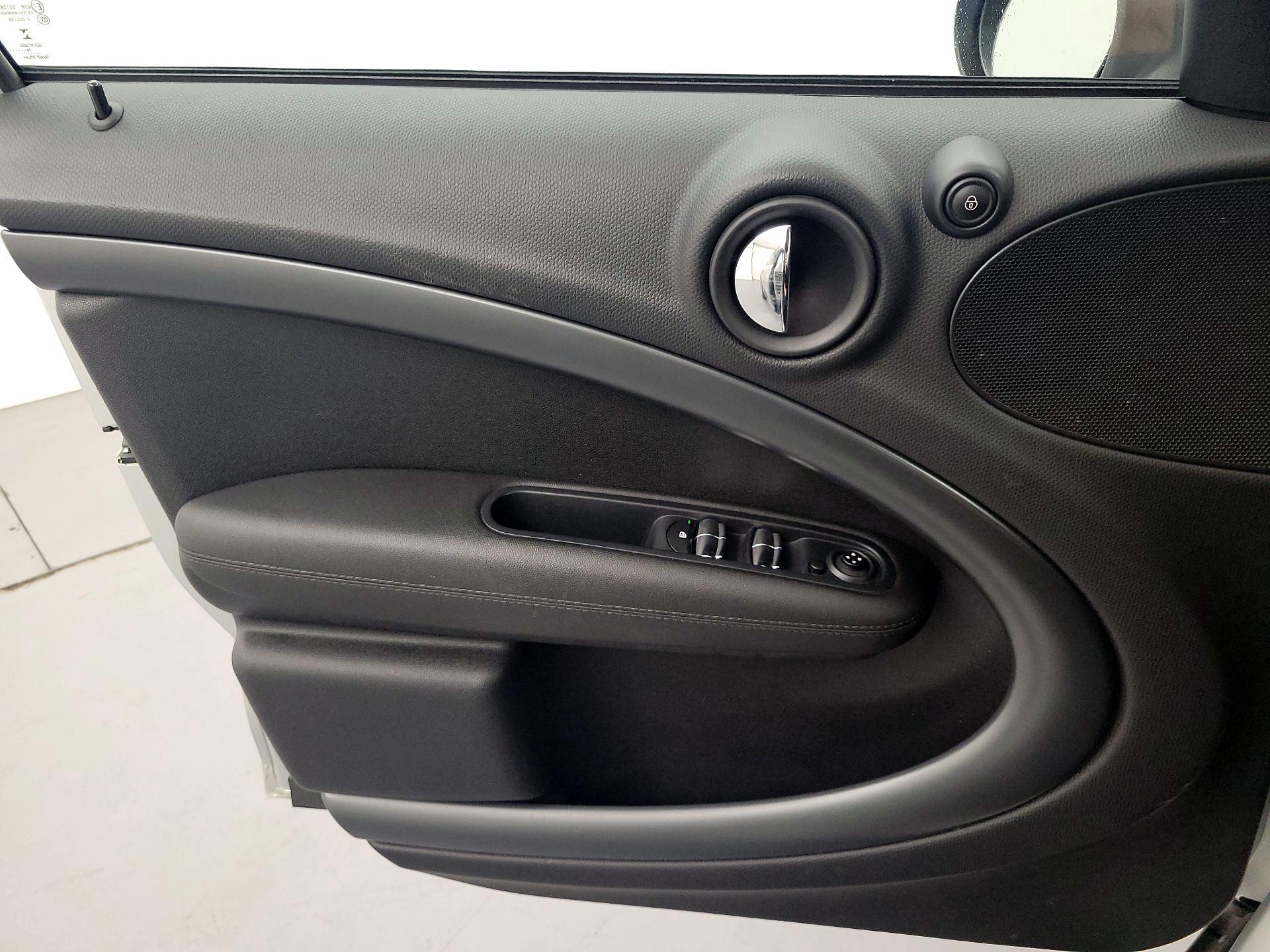 Thumbnail: 2015 MINI Cooper Countryman - 12