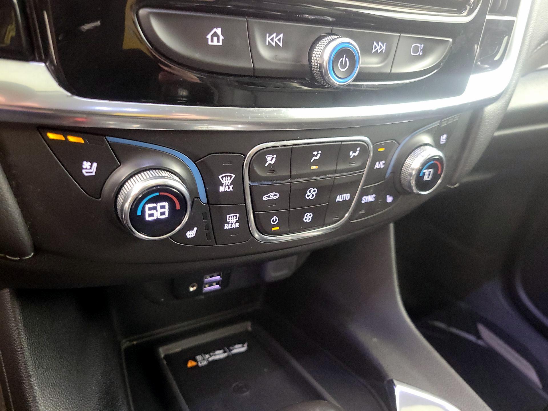 Thumbnail: 2021 Chevrolet Traverse - 16
