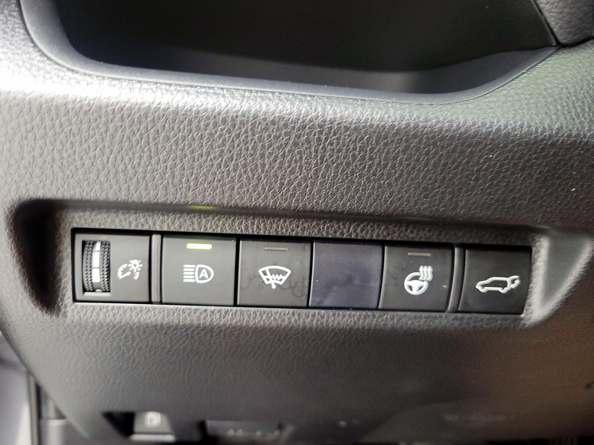 Thumbnail: 2021 Toyota RAV4 - 13