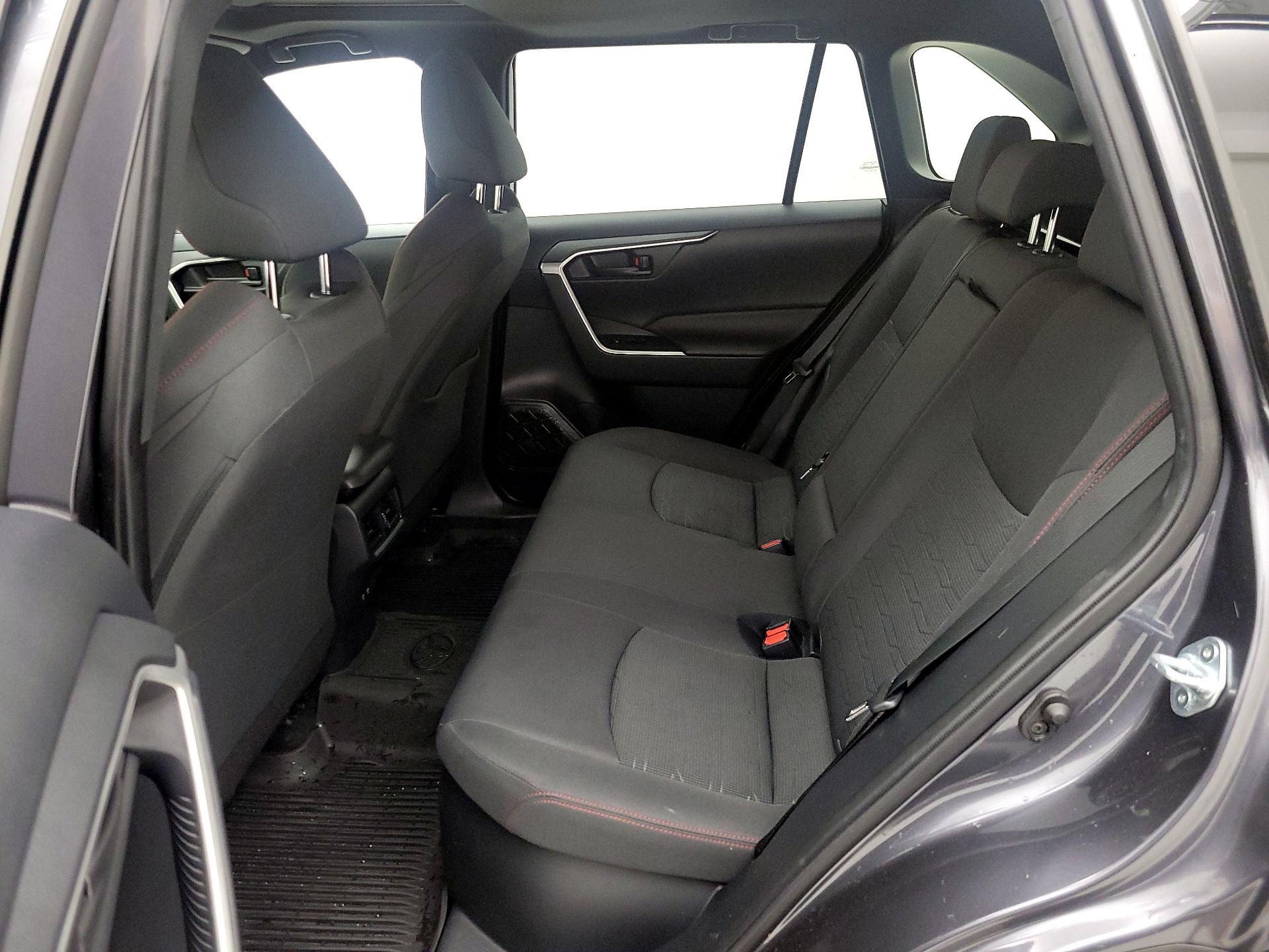 Thumbnail: 2021 Toyota RAV4 - 20
