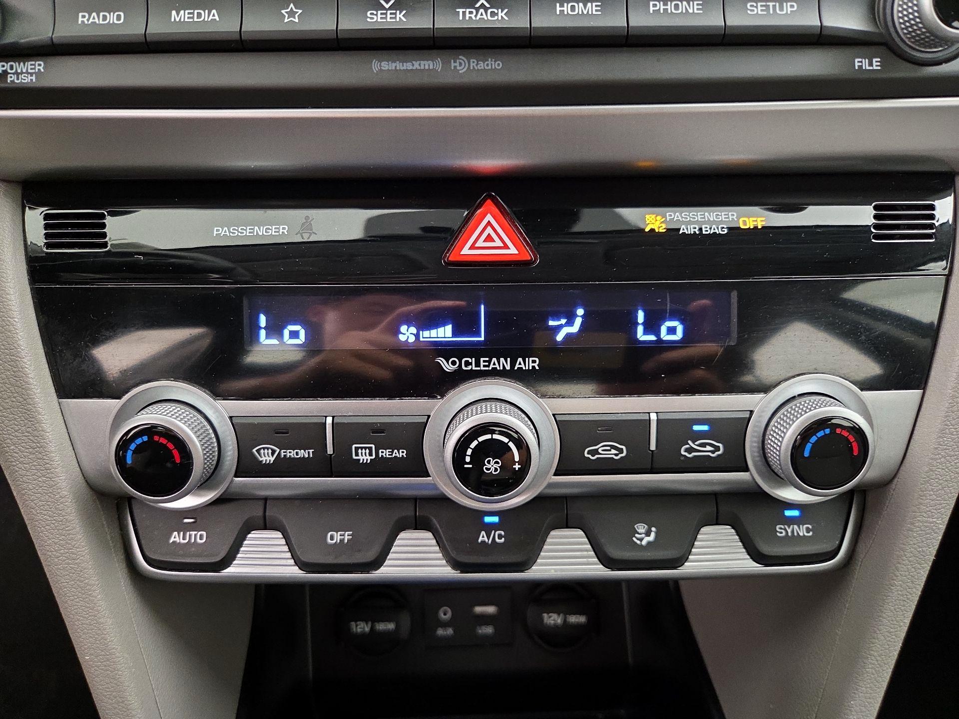 Thumbnail: 2020 Hyundai Elantra - 16