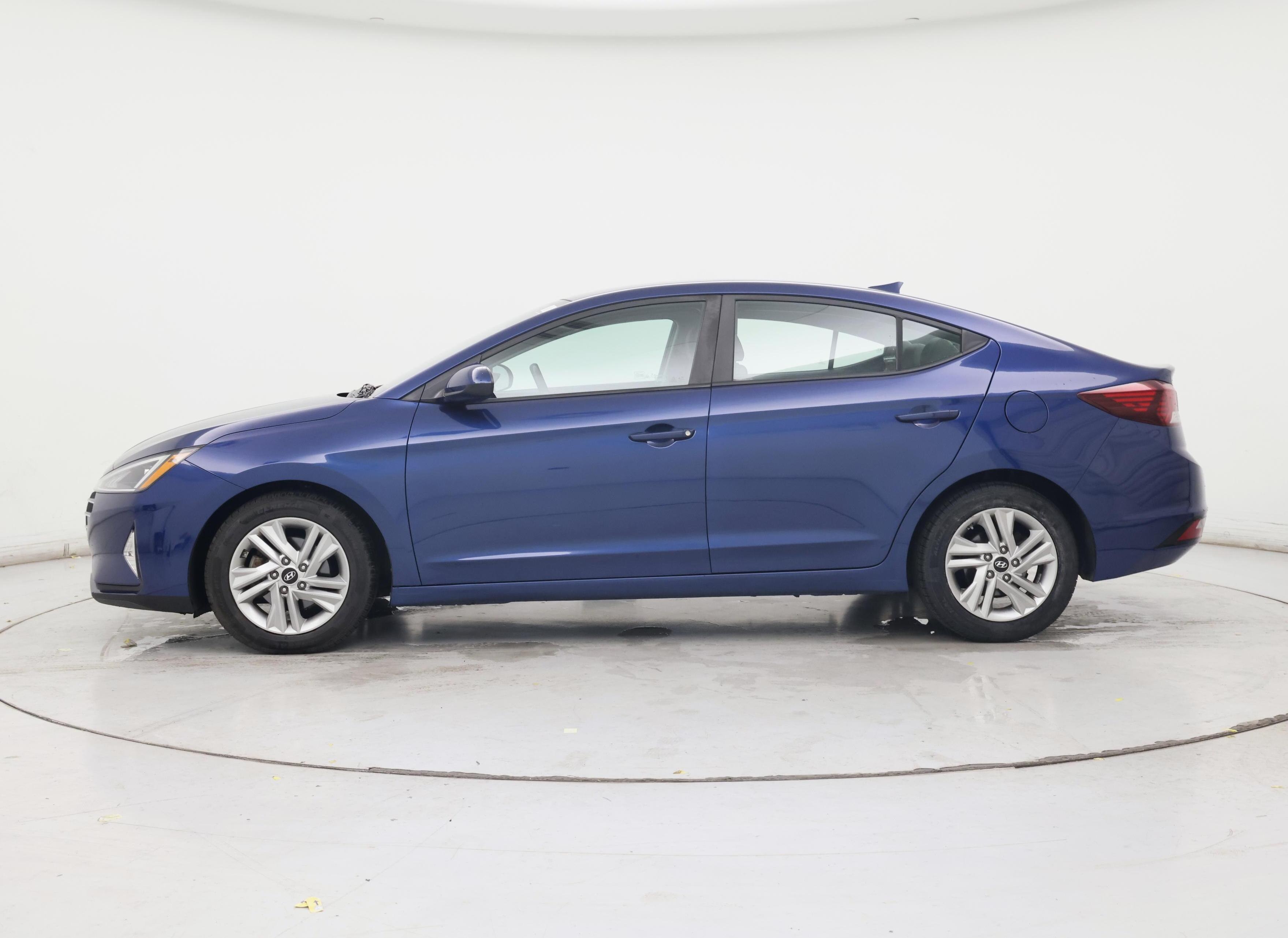 Thumbnail: 2020 Hyundai Elantra - 3