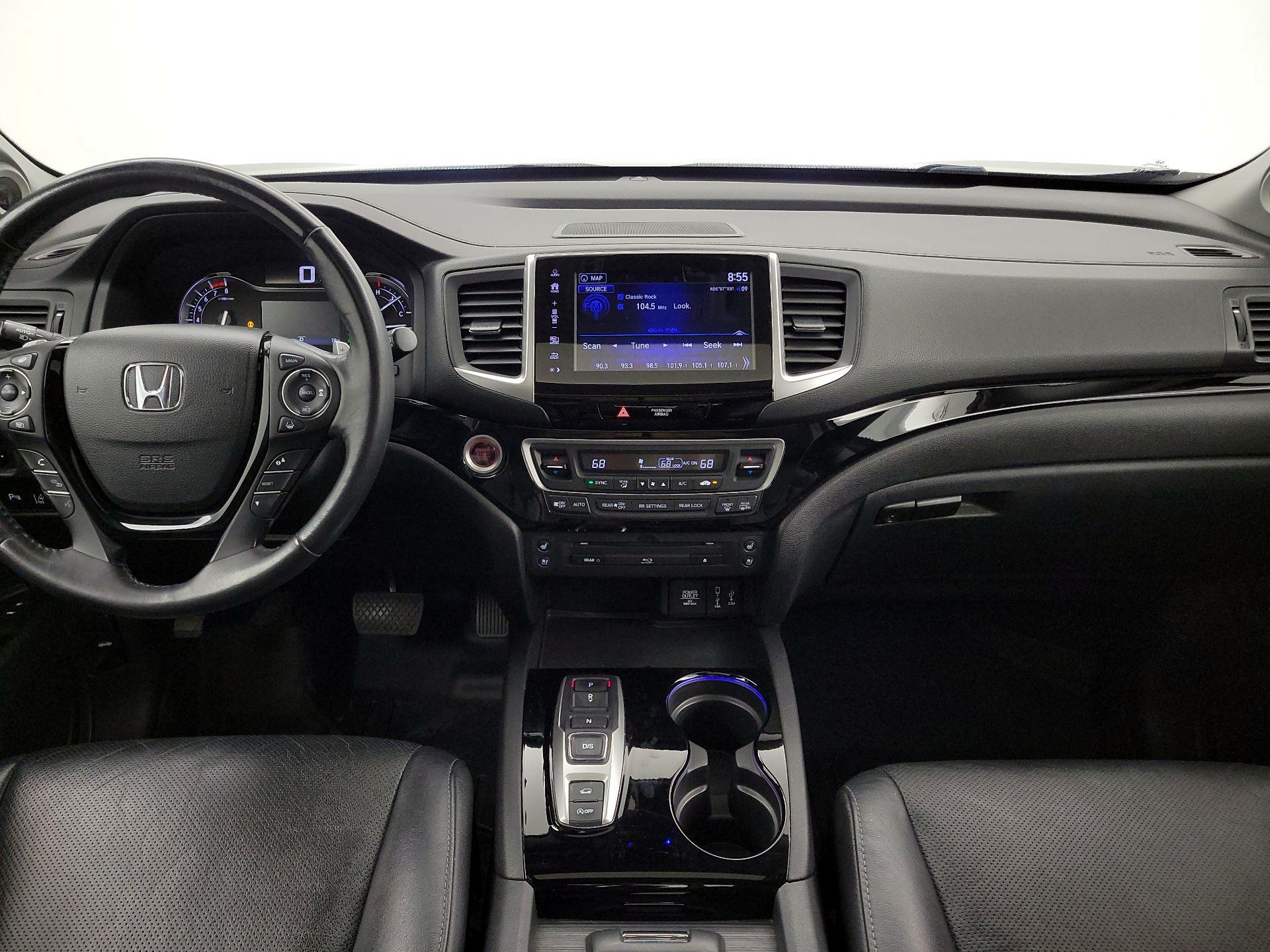Thumbnail: 2017 Honda Pilot - 9