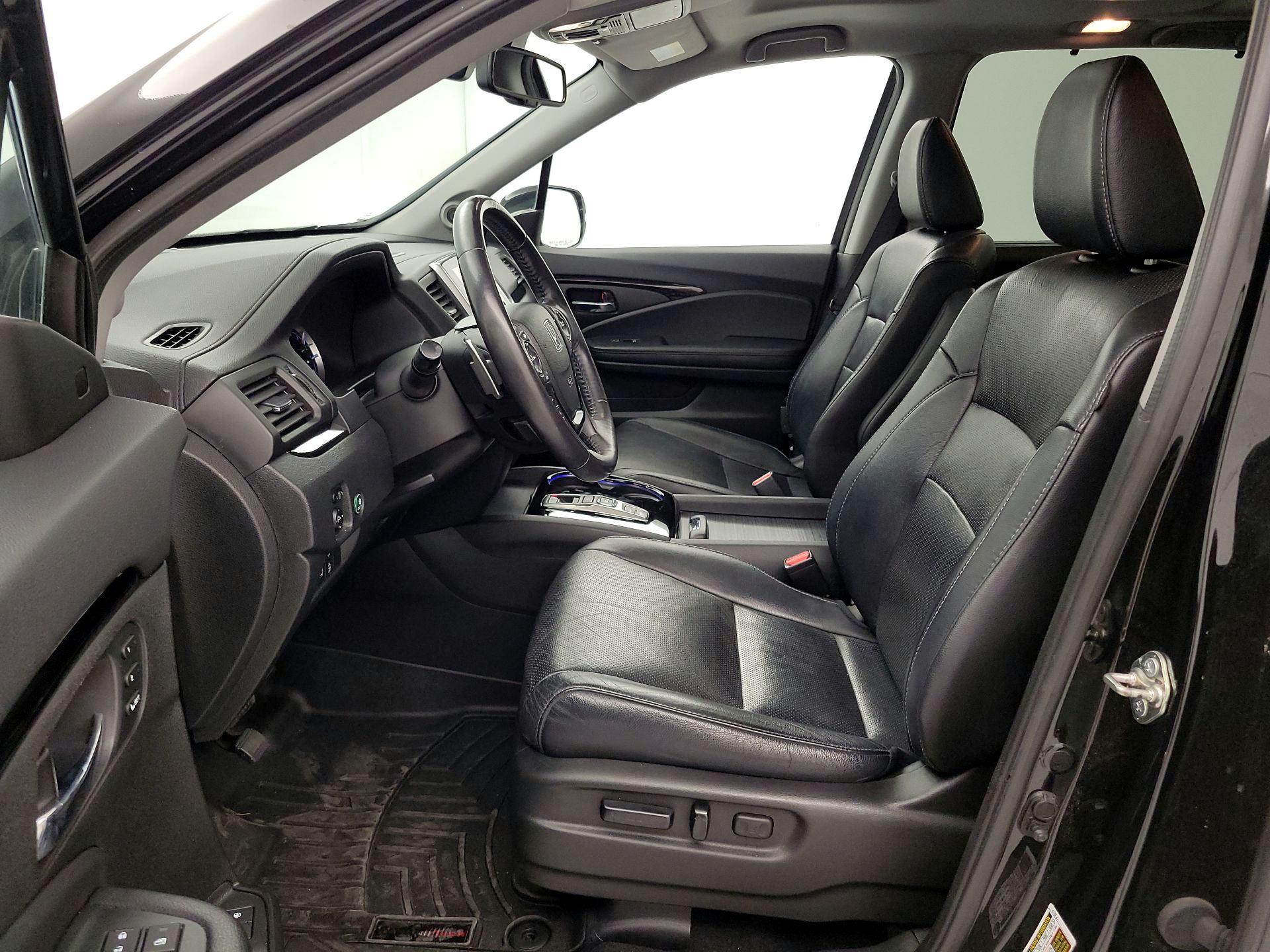 Thumbnail: 2017 Honda Pilot - 11
