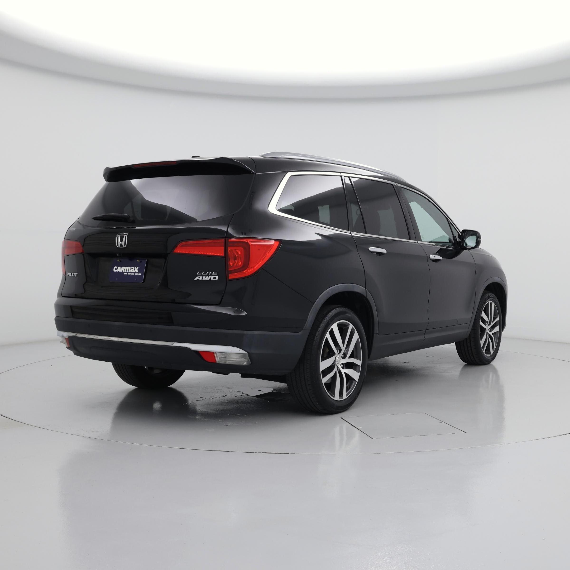 Thumbnail: 2017 Honda Pilot - 8