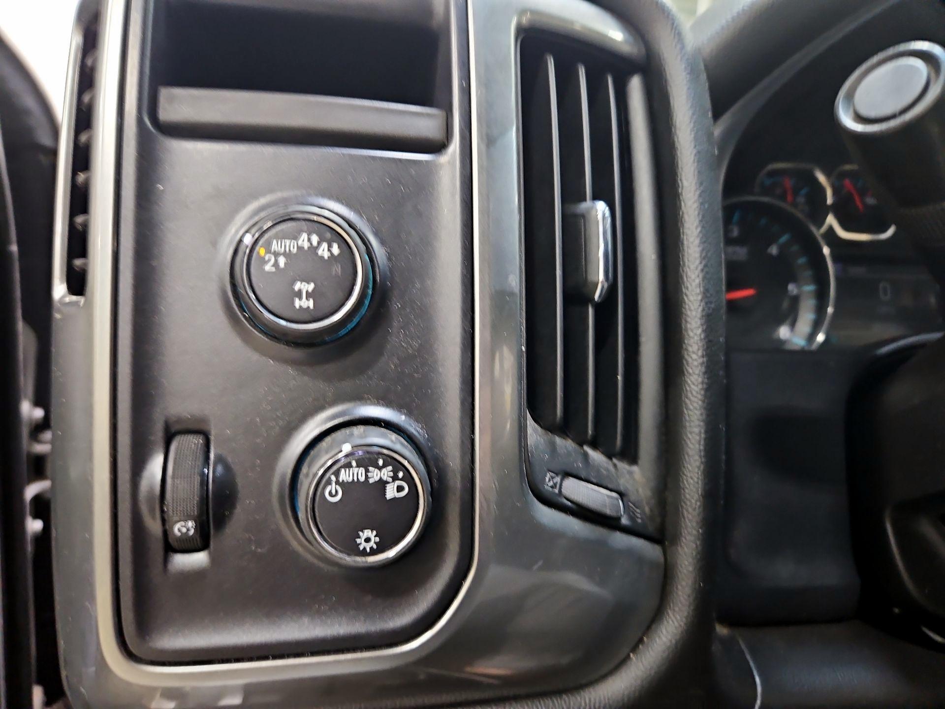 Thumbnail: 2017 Chevrolet Silverado 1500 - 13