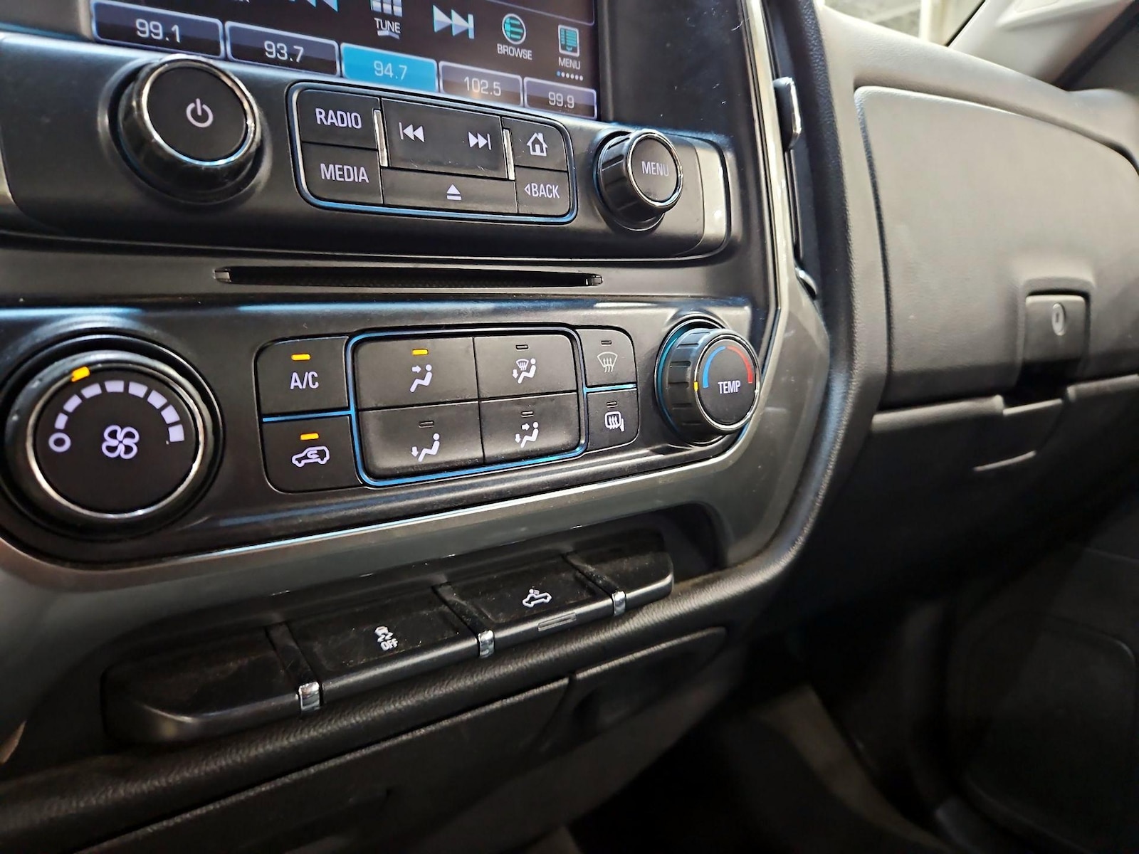 2017 Chevrolet Silverado 1500 LT - Photo 17