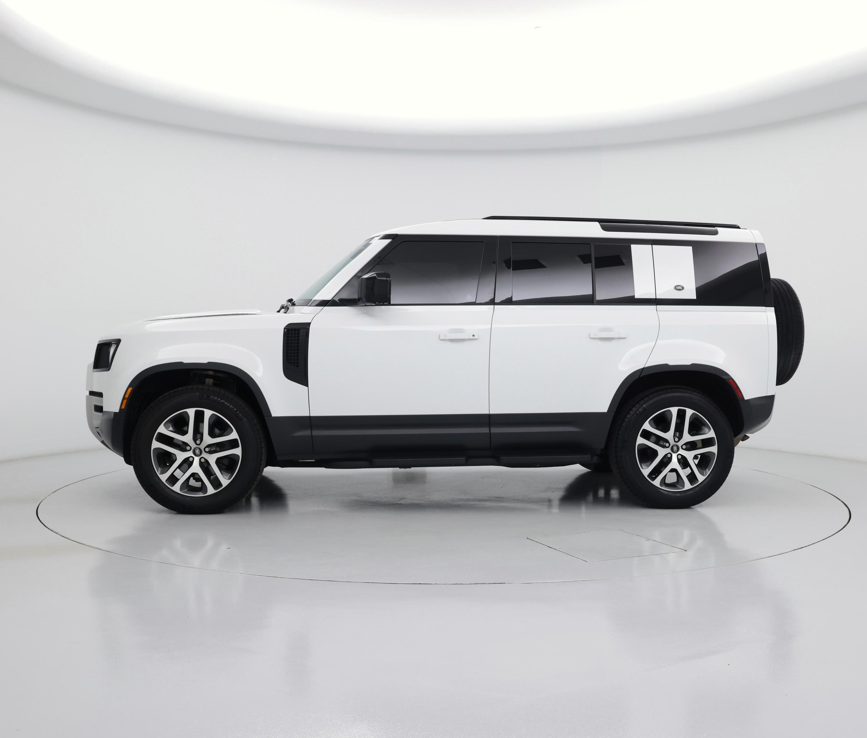 Thumbnail: 2023 Land Rover Defender - 3