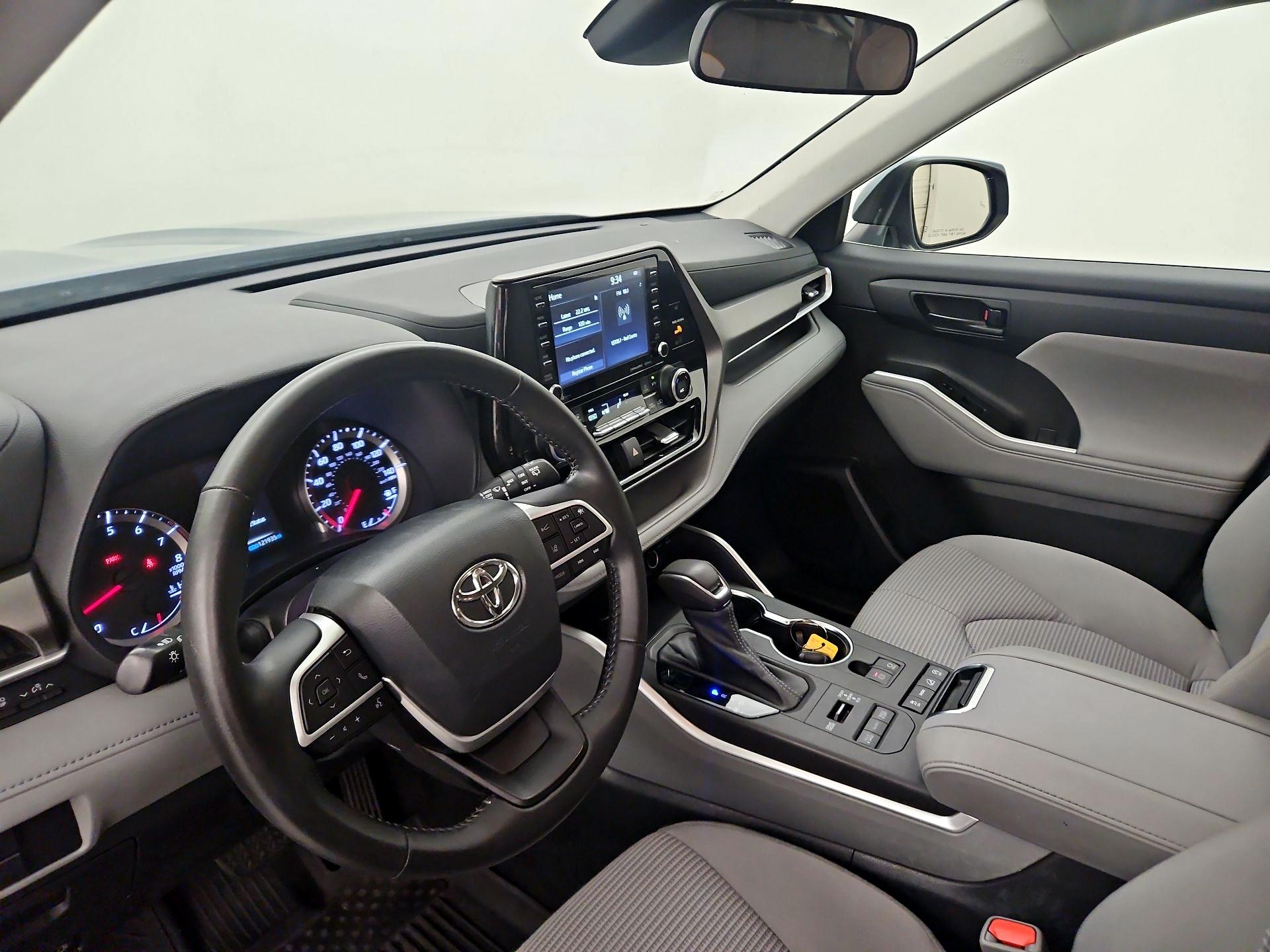 Thumbnail: 2022 Toyota Highlander - 9