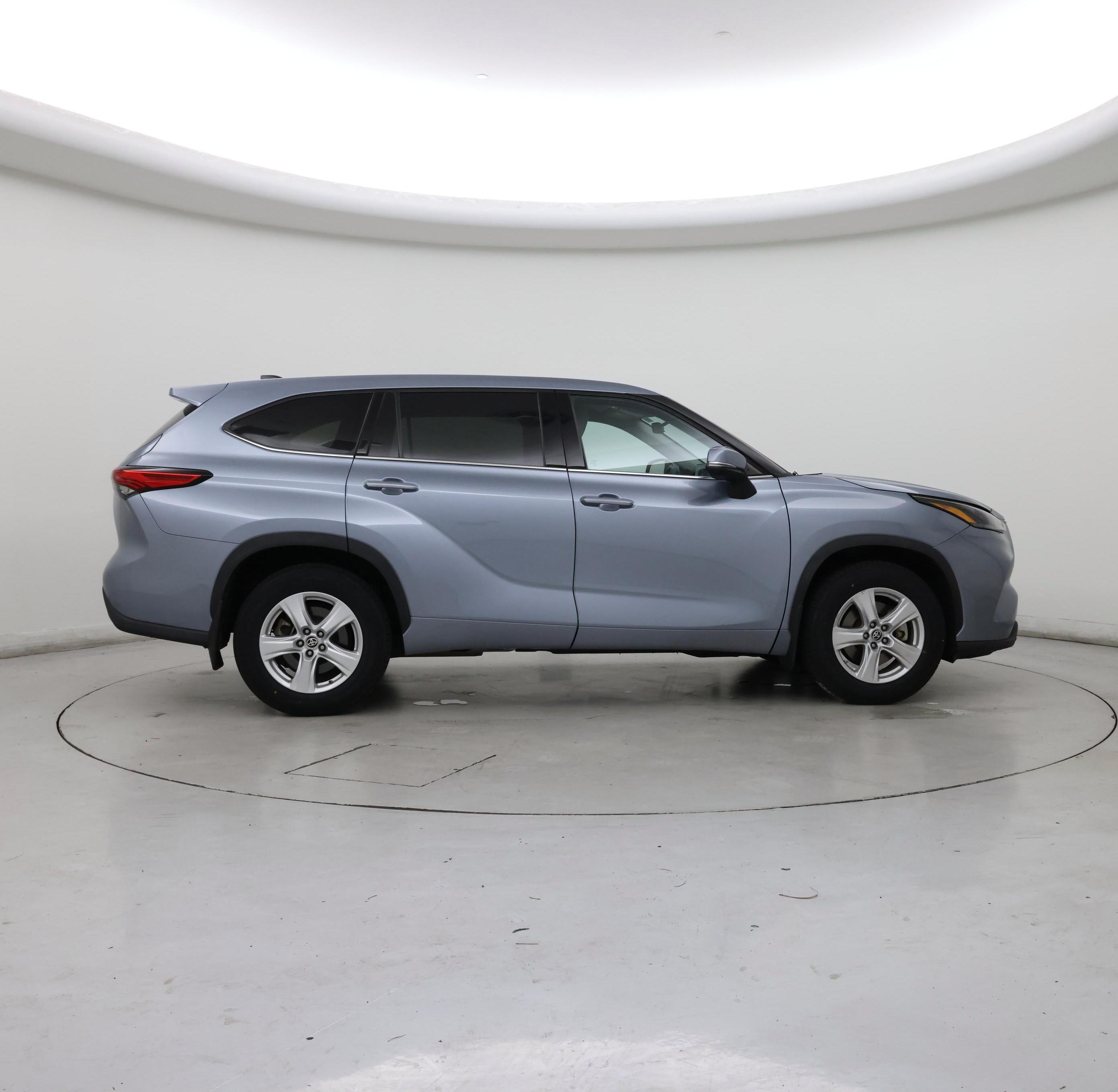 Thumbnail: 2022 Toyota Highlander - 7