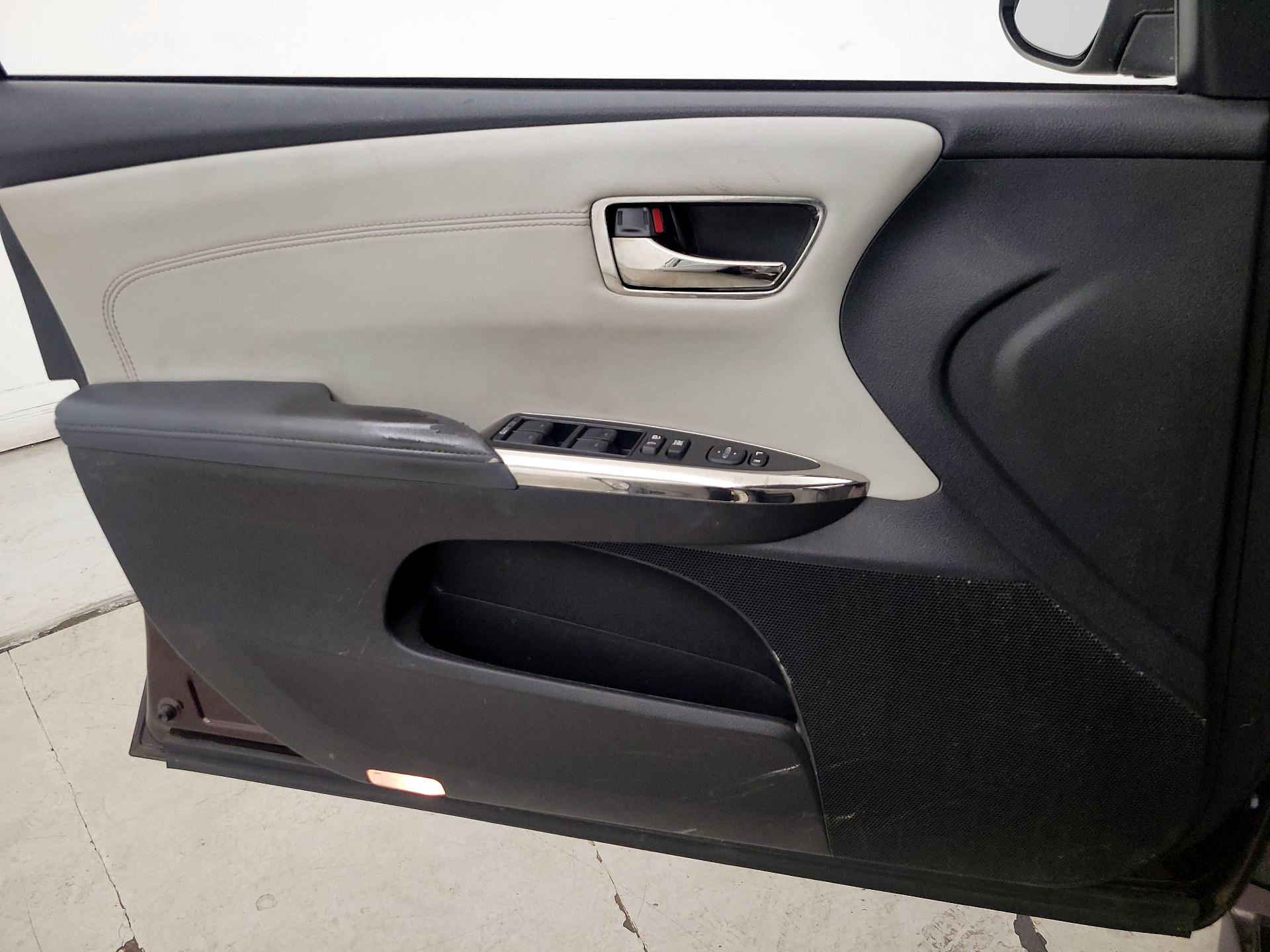 Thumbnail: 2015 Toyota Avalon - 12