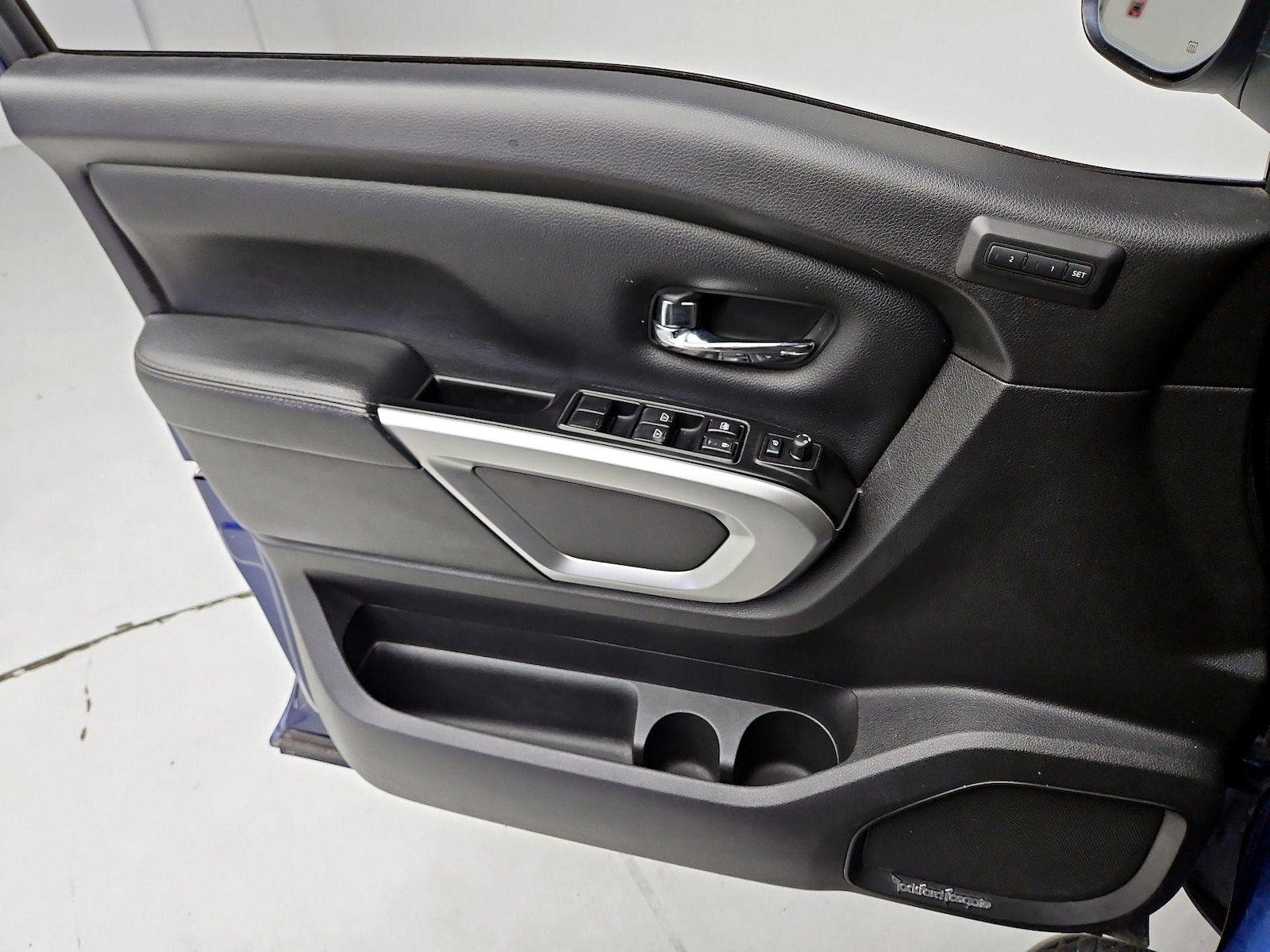 2017 Nissan Titan SL - Photo 13