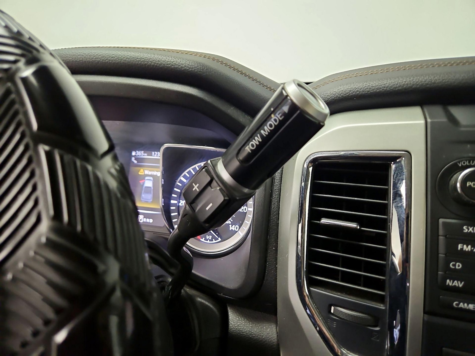 2017 Nissan Titan SL - Photo 19