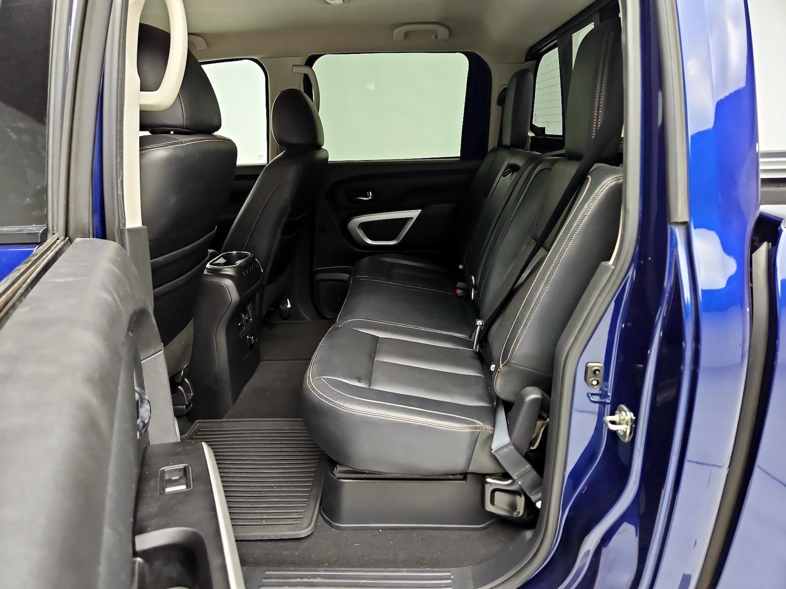 2017 Nissan Titan SL - Photo 21