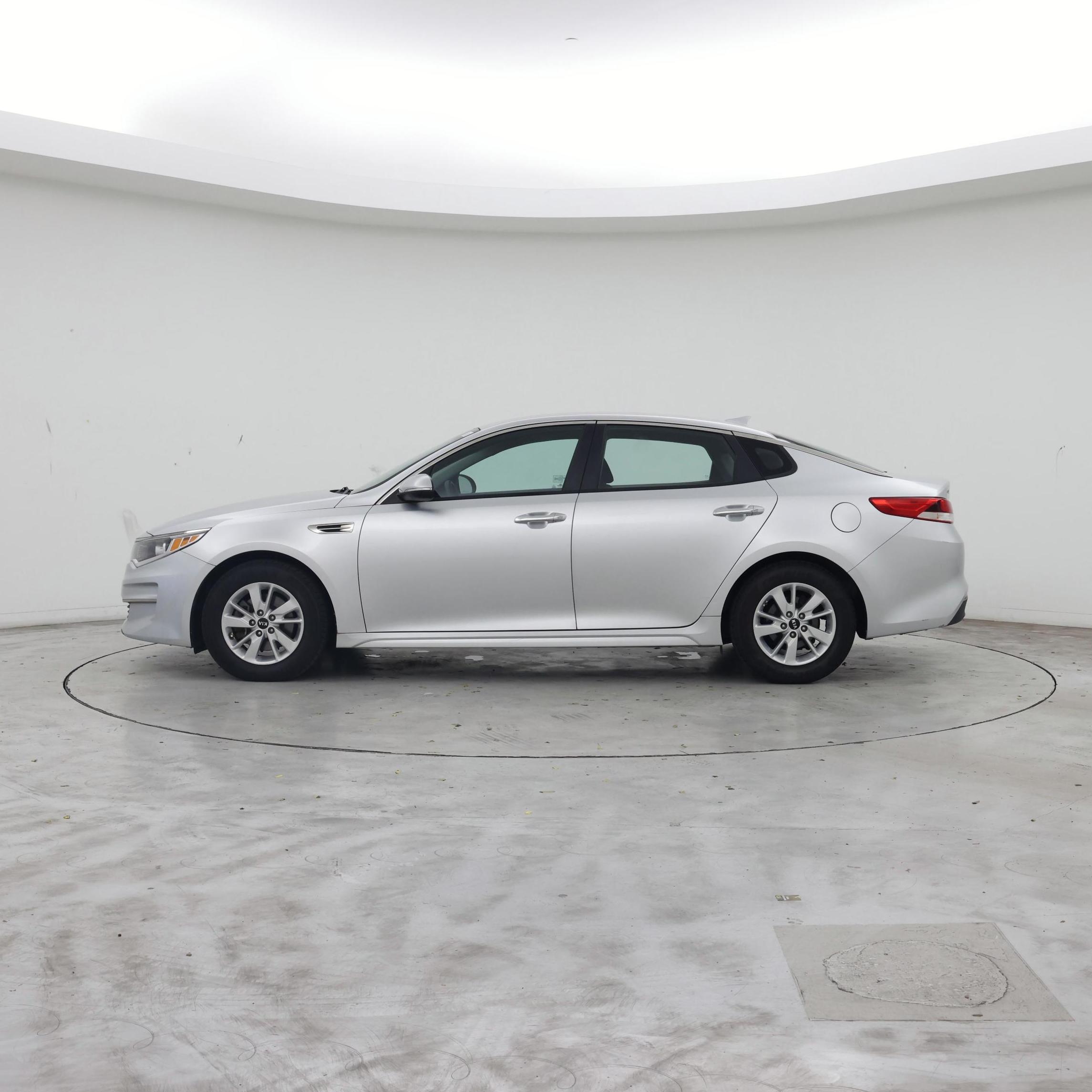 Thumbnail: 2017 Kia Optima - 3