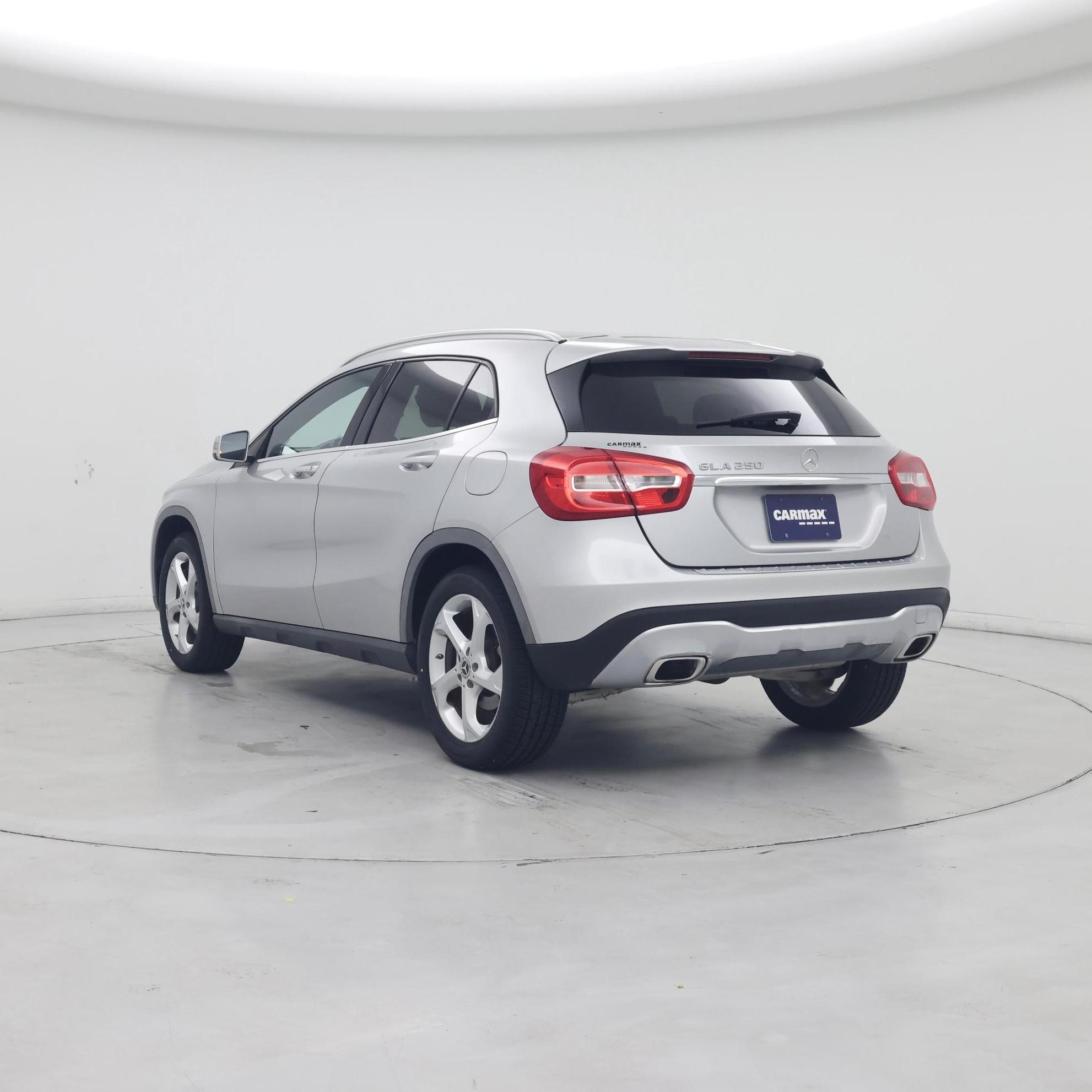 Thumbnail: 2018 Mercedes-Benz GLA - 2