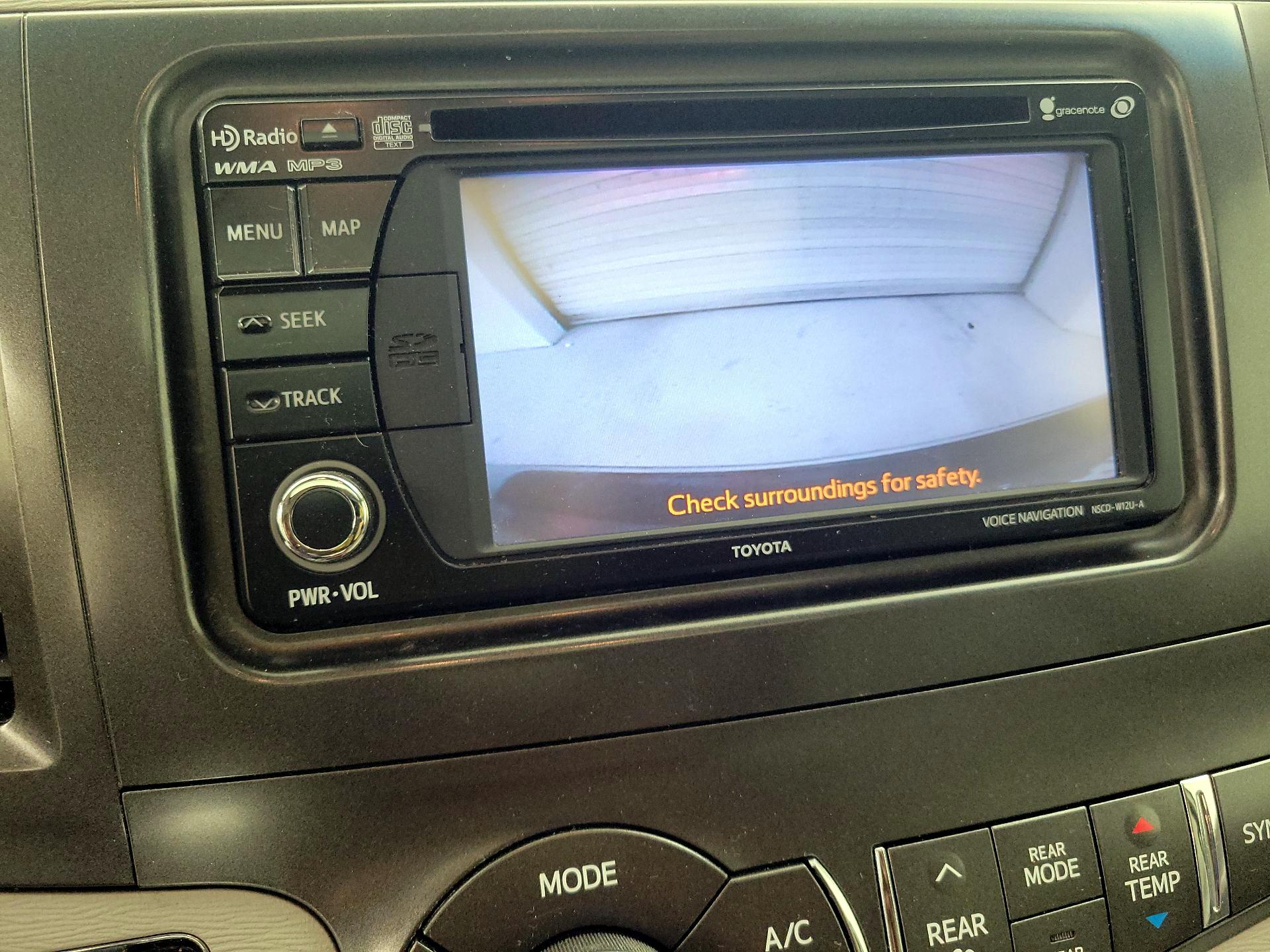 Thumbnail: 2014 Toyota Sienna - 15