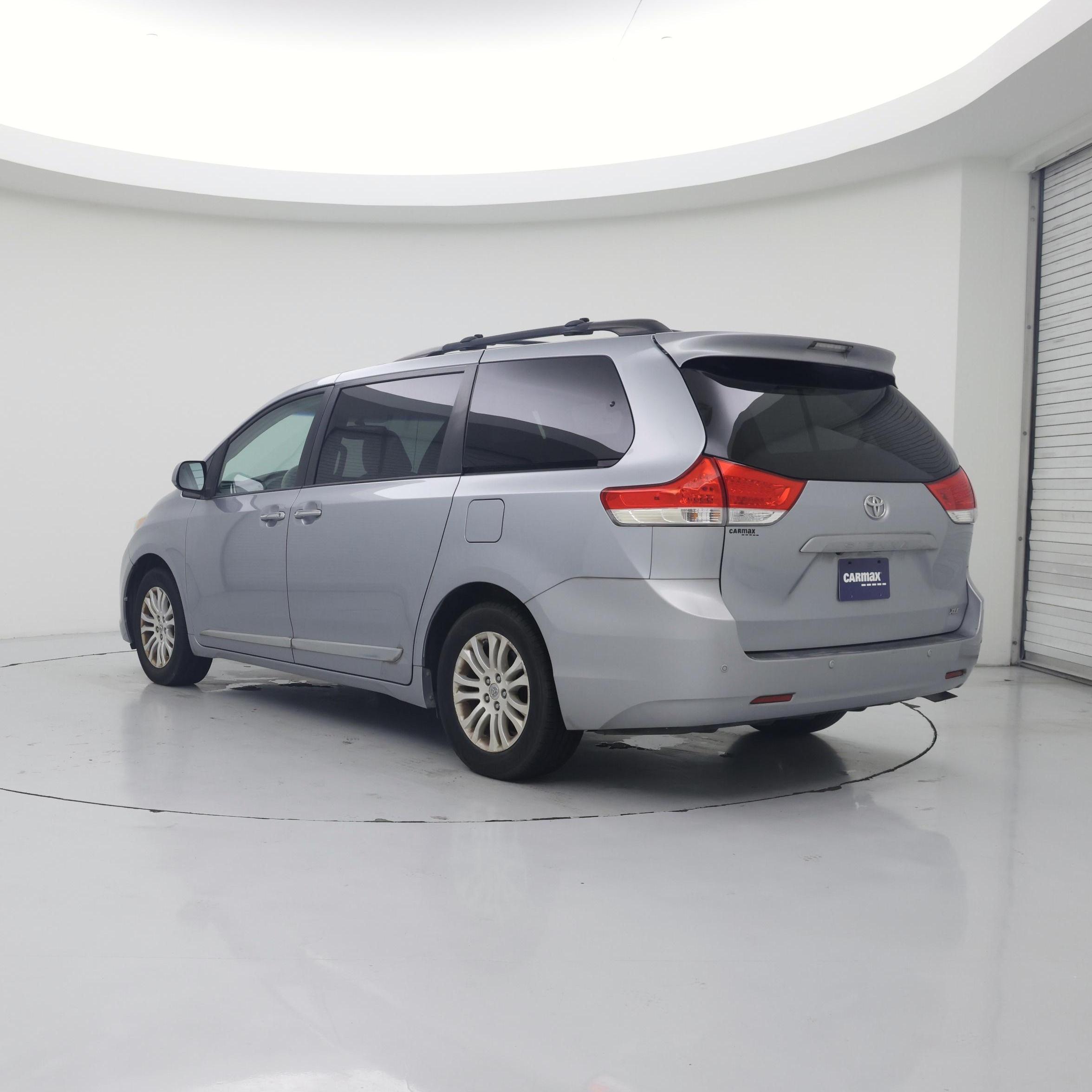 Thumbnail: 2014 Toyota Sienna - 2