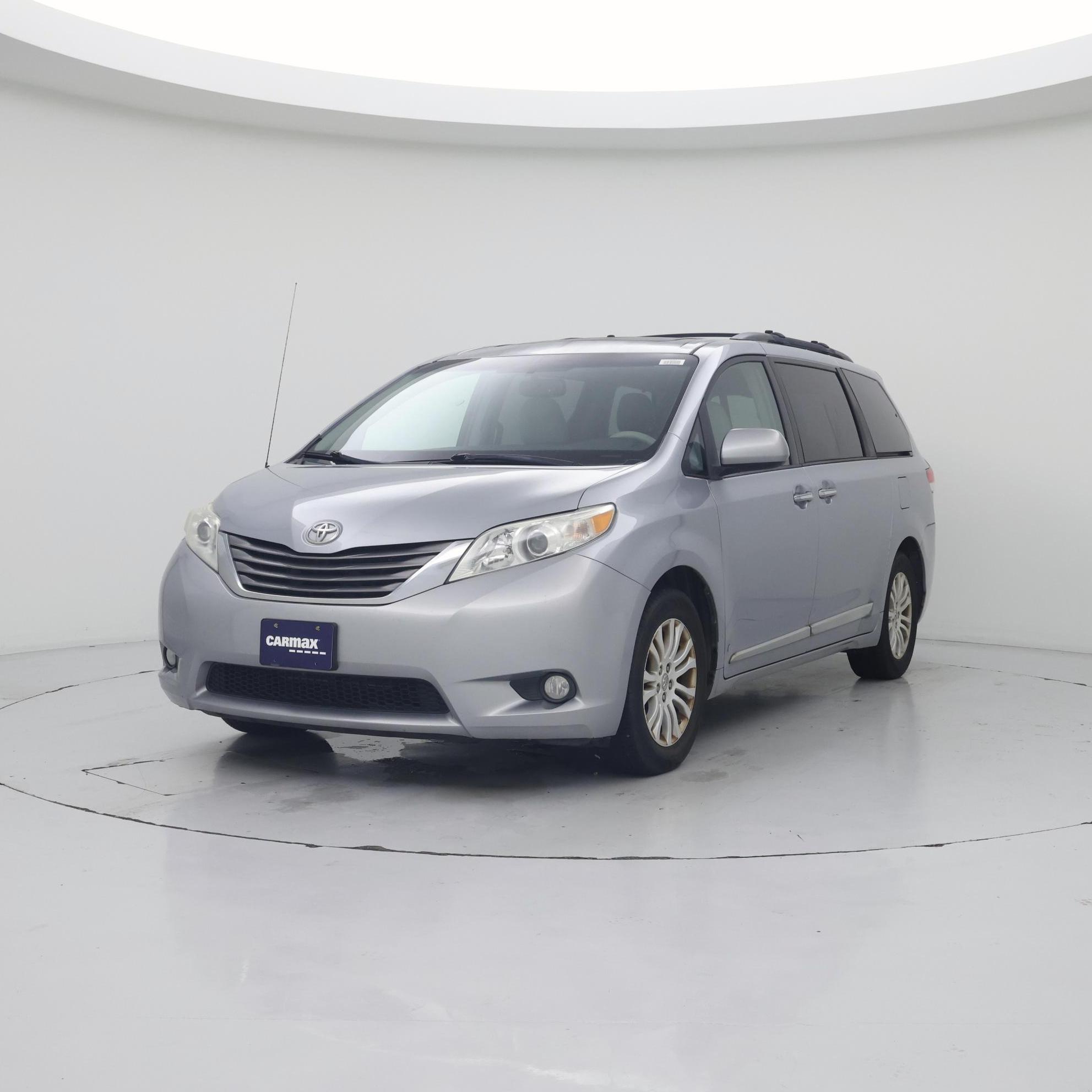 Thumbnail: 2014 Toyota Sienna - 4