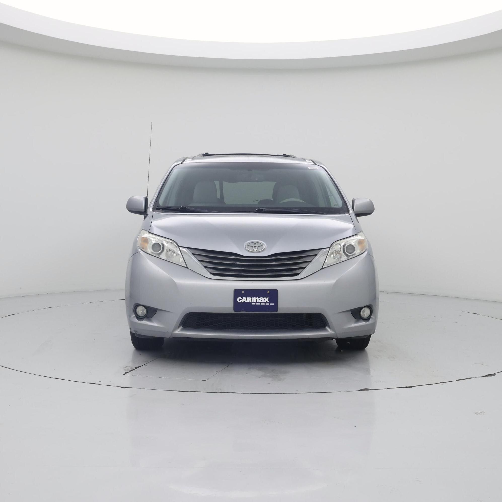 Thumbnail: 2014 Toyota Sienna - 5