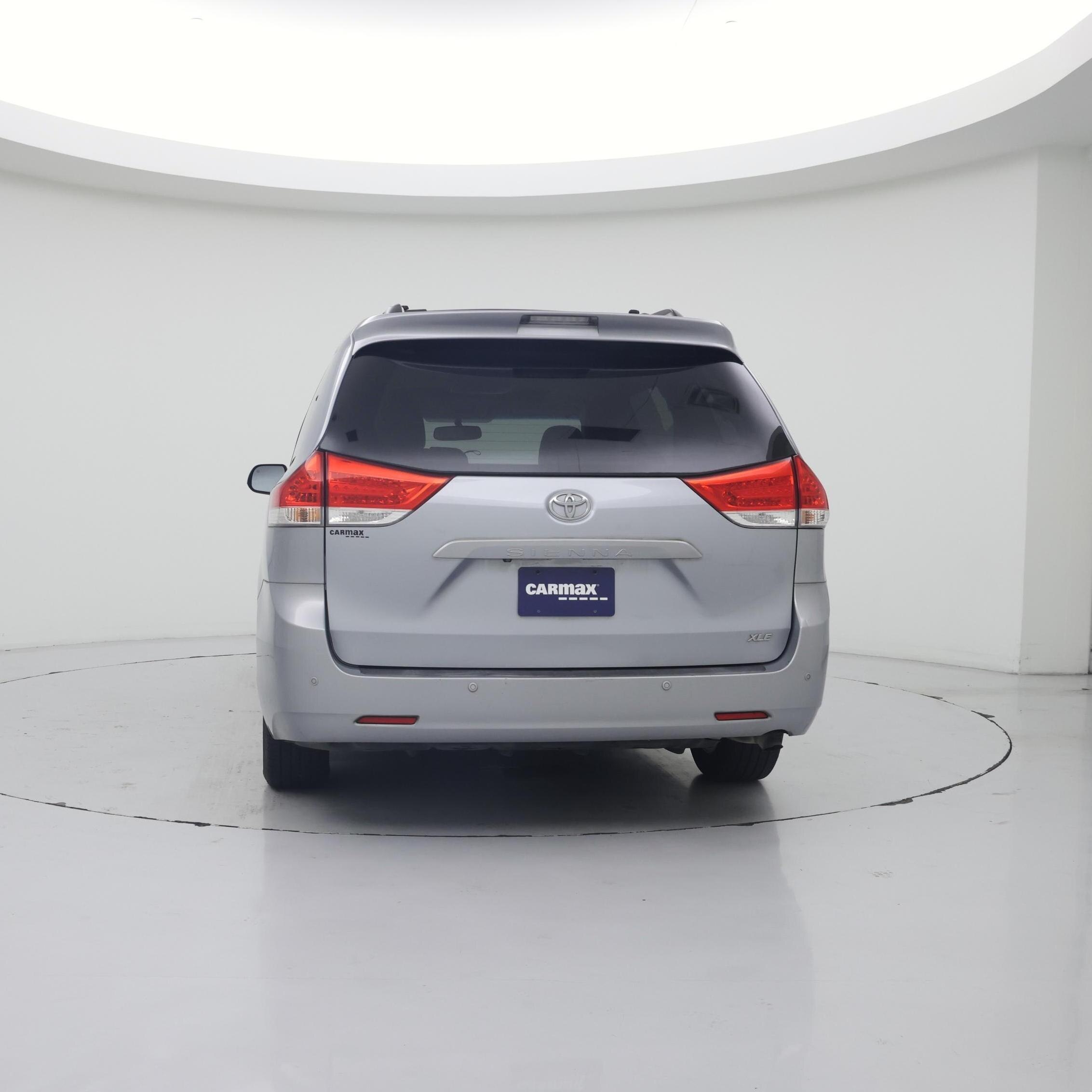 Thumbnail: 2014 Toyota Sienna - 6