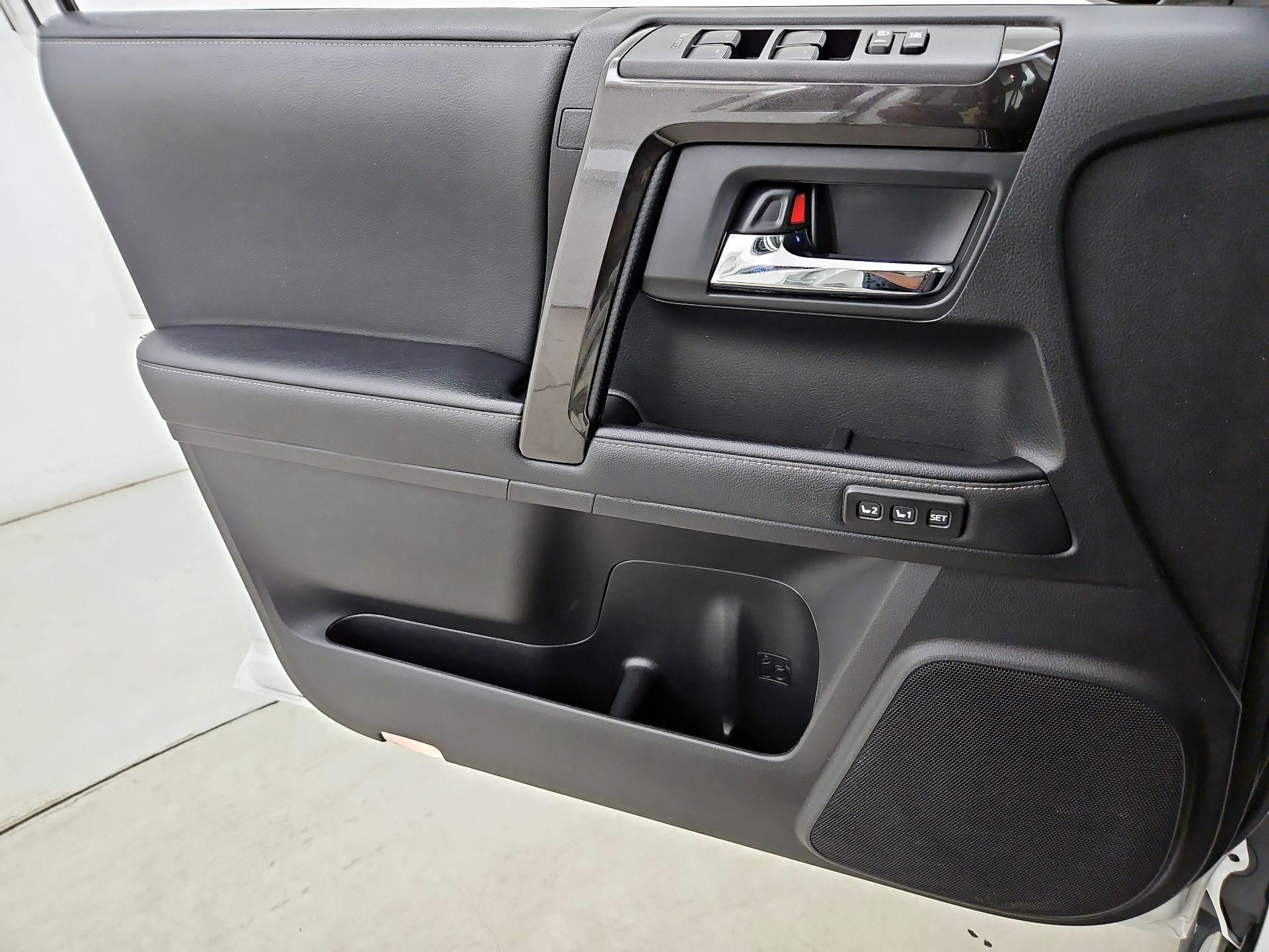 Thumbnail: 2020 Toyota 4Runner - 12