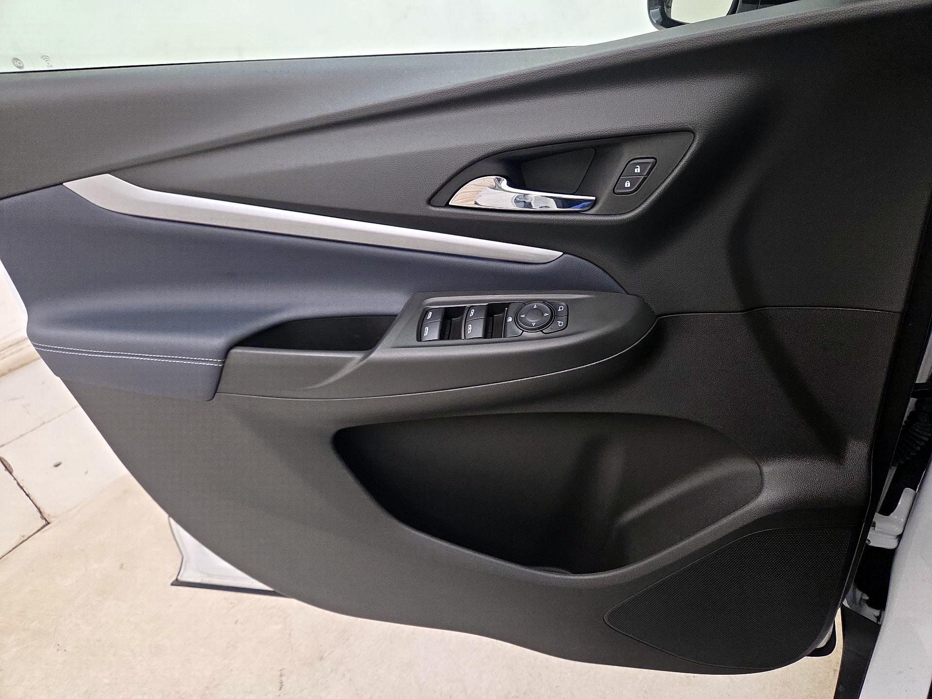 Thumbnail: 2023 Chevrolet Bolt EUV - 12