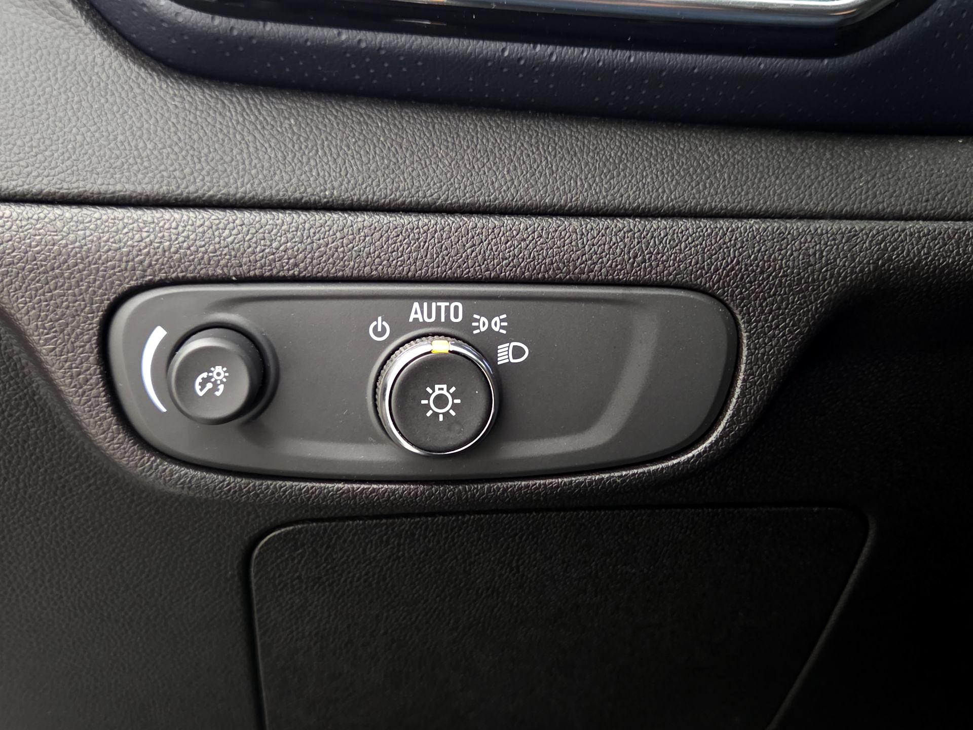 Thumbnail: 2023 Chevrolet Bolt EUV - 13