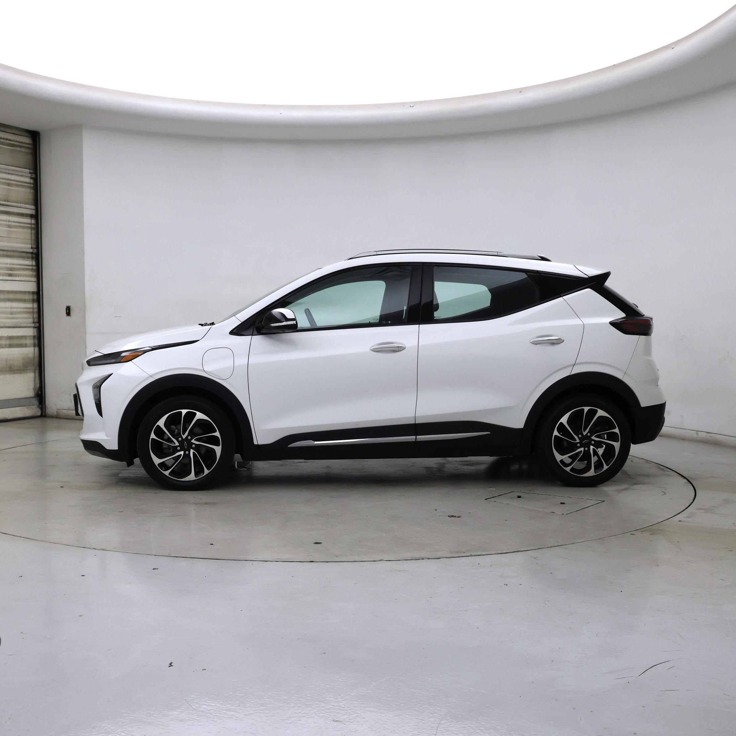 Thumbnail: 2023 Chevrolet Bolt EUV - 3