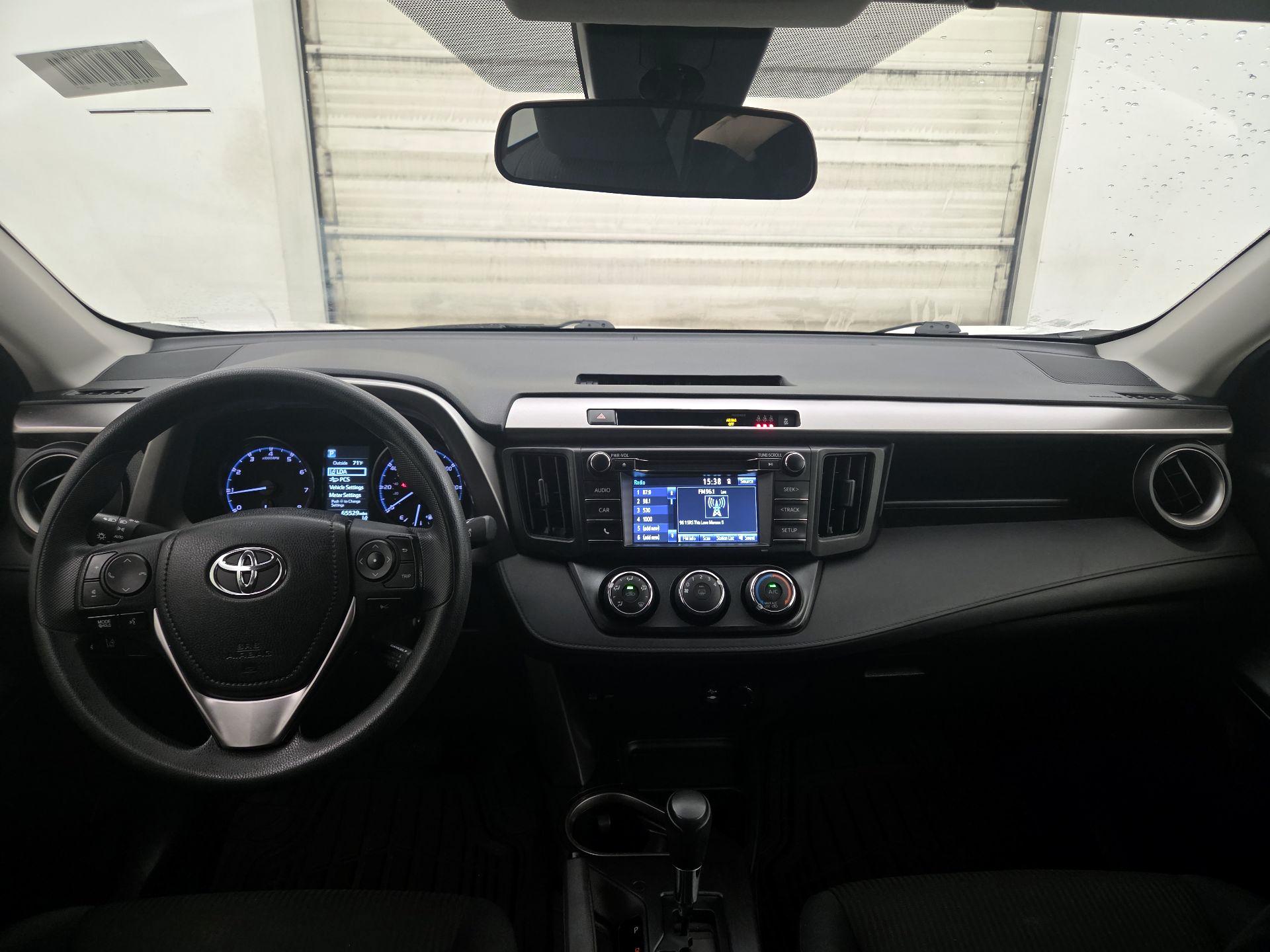 Thumbnail: 2017 Toyota RAV4 - 9