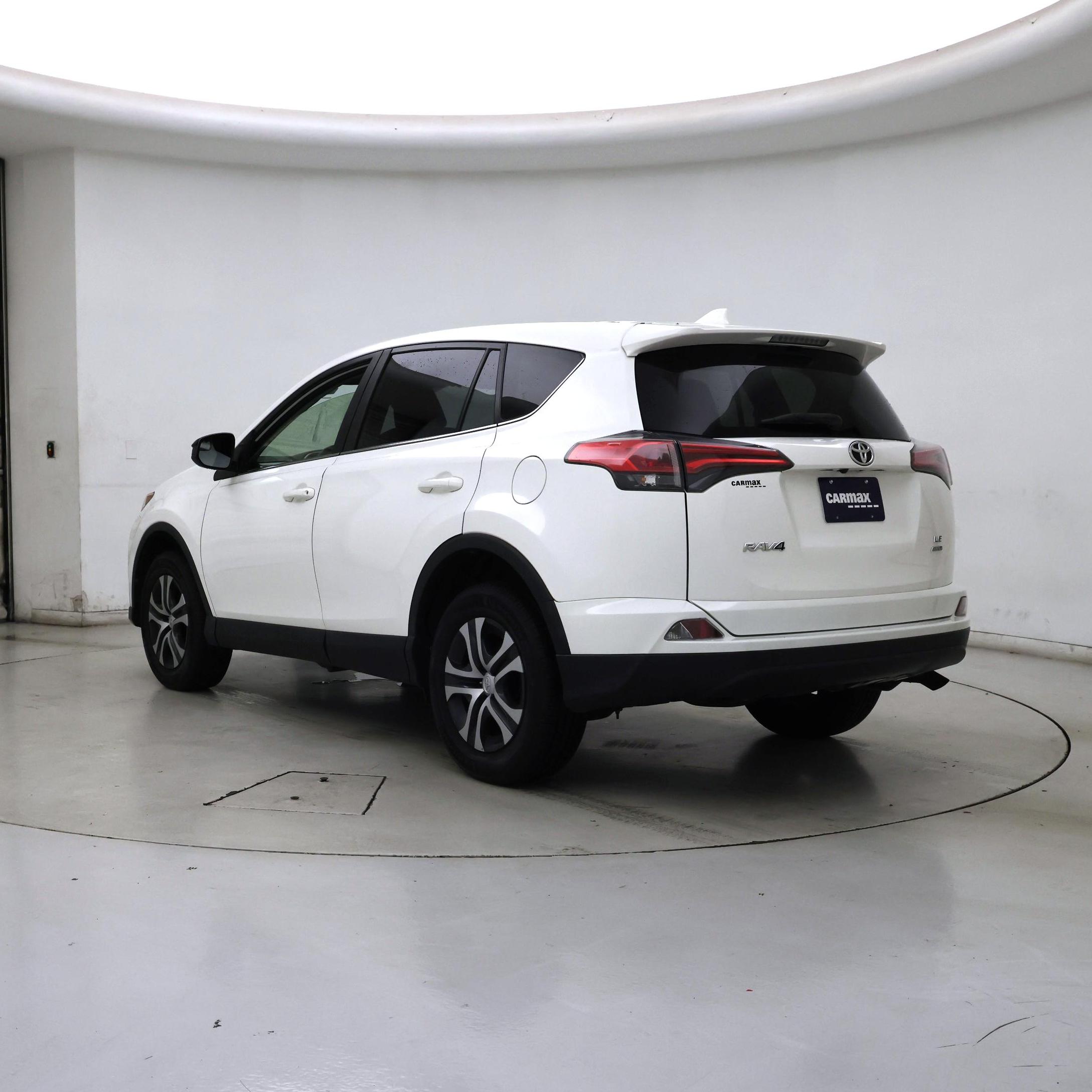 Thumbnail: 2017 Toyota RAV4 - 2